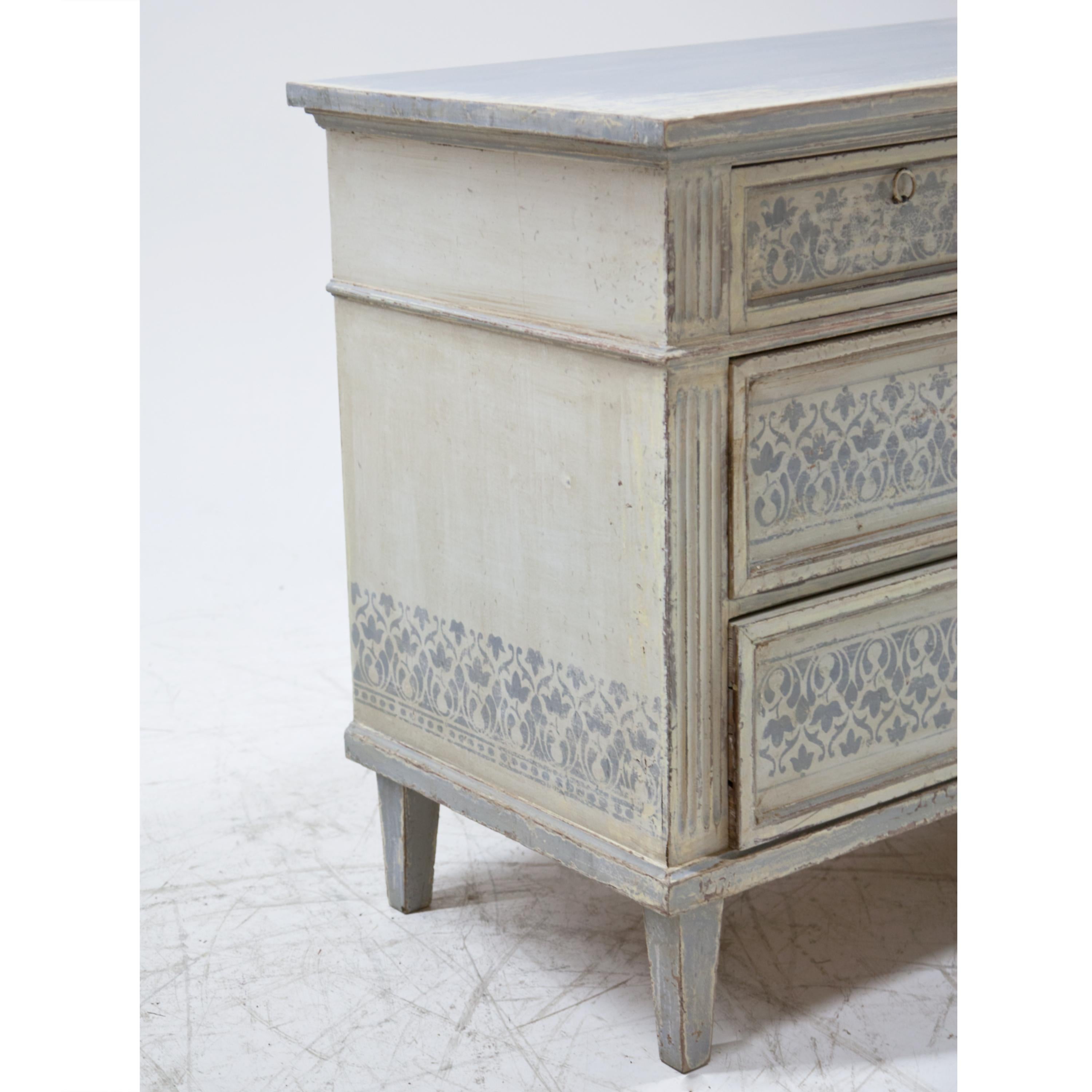 Hand-Painted Neoclassical Chest of Drawers, circa 1800