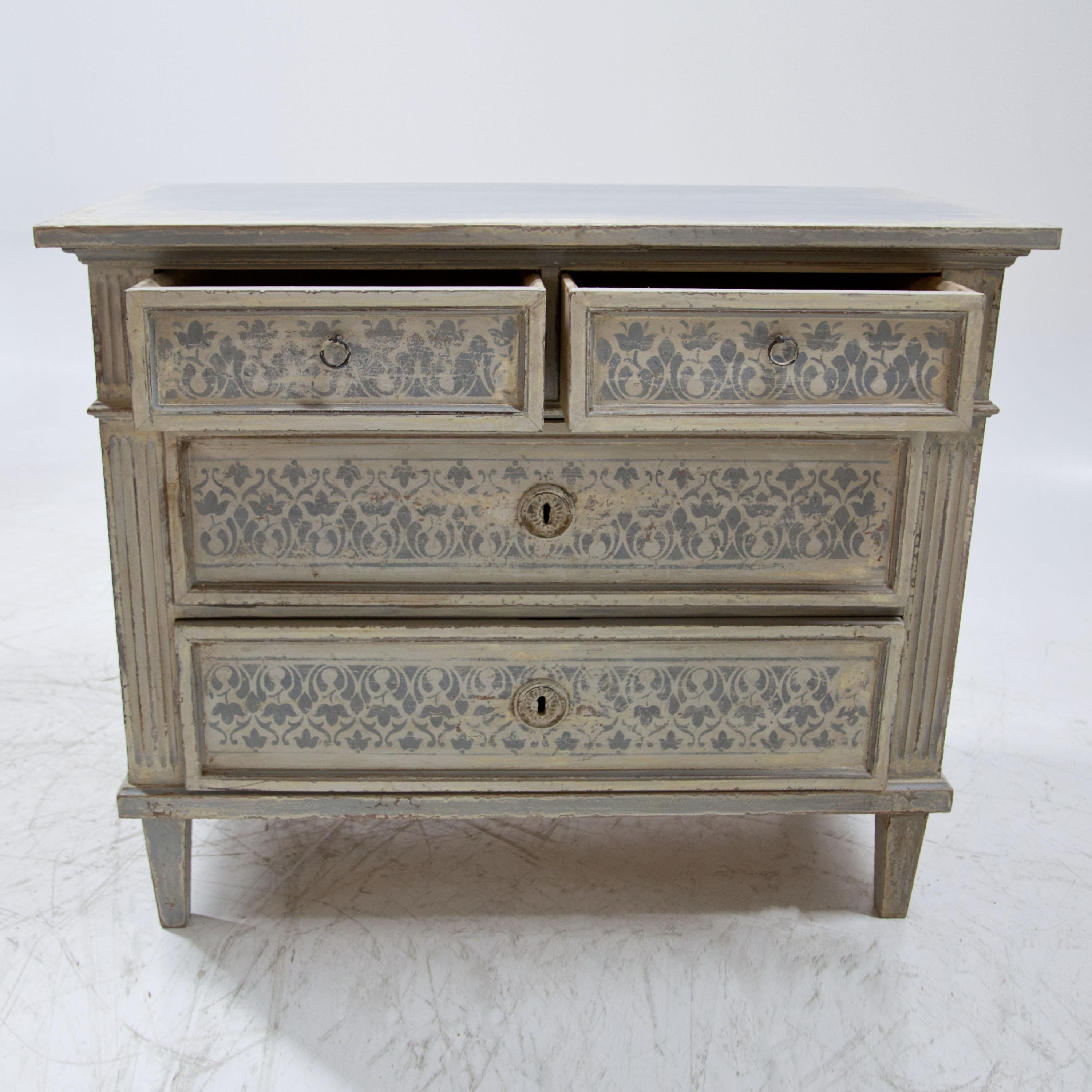 Early 19th Century Neoclassical Chest of Drawers, circa 1800