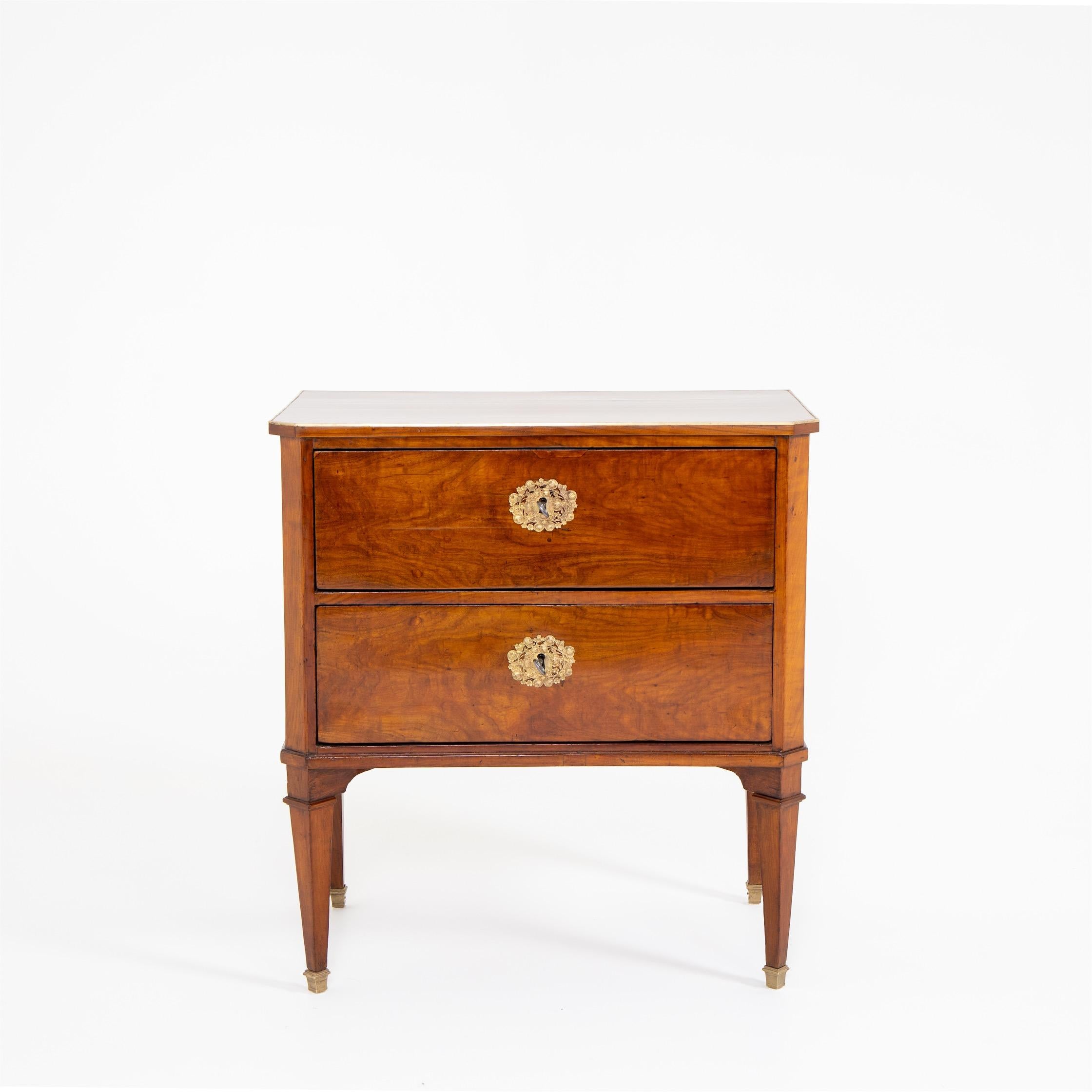 Neoclassical Chest of Drawers, circa 1800 3
