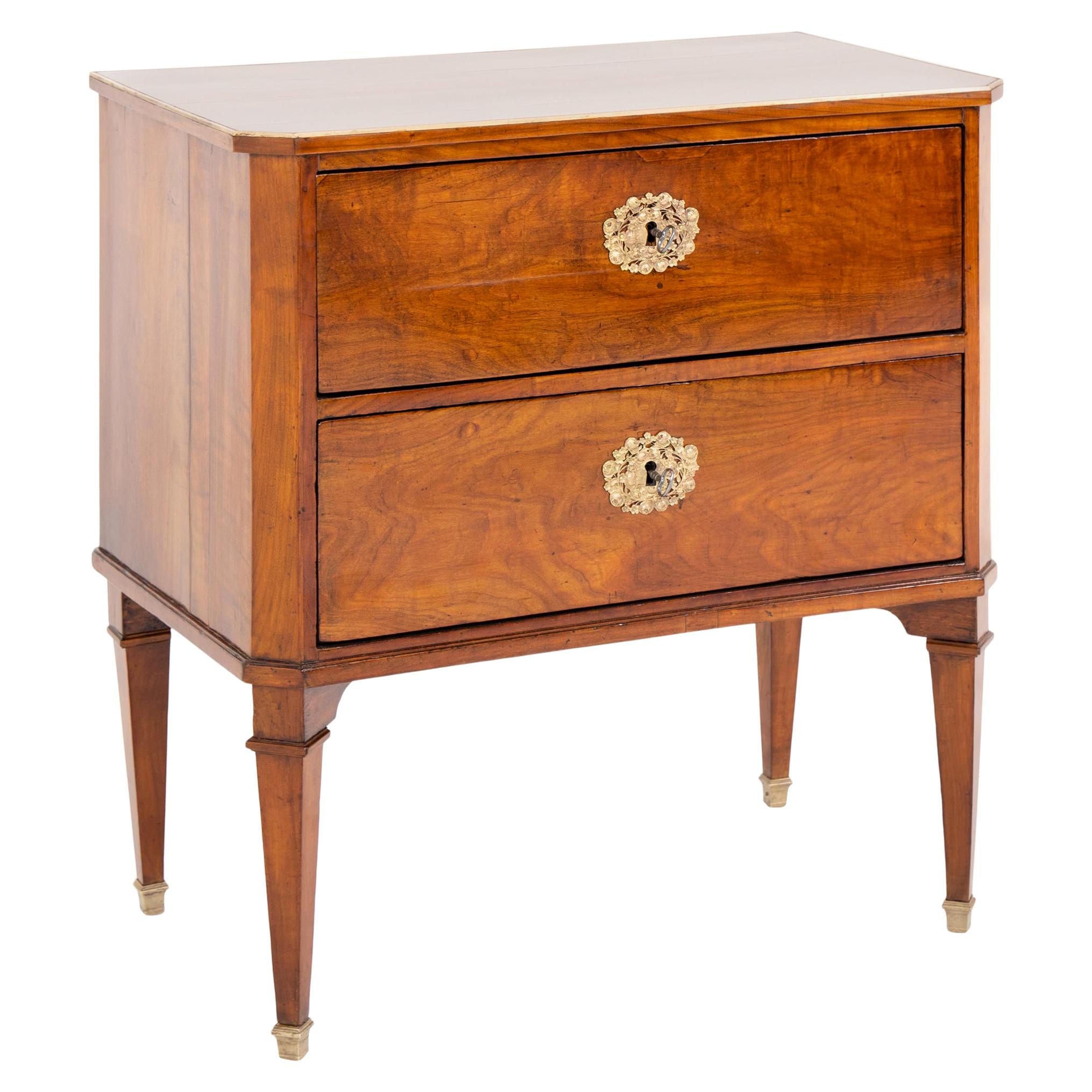 Neoclassical Chest of Drawers, circa 1800