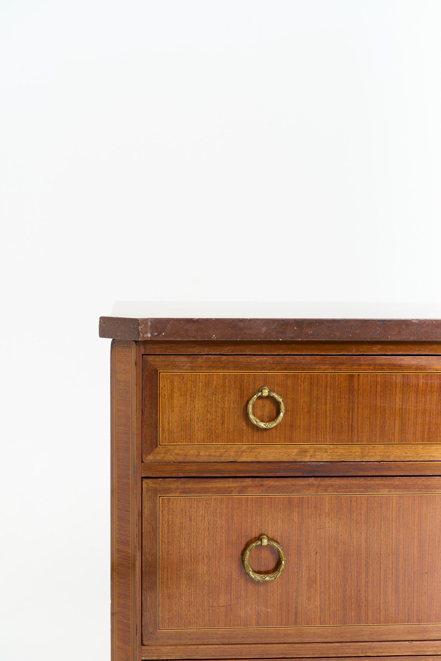 Neoclassical Chest of Drawers In Good Condition For Sale In London, GB