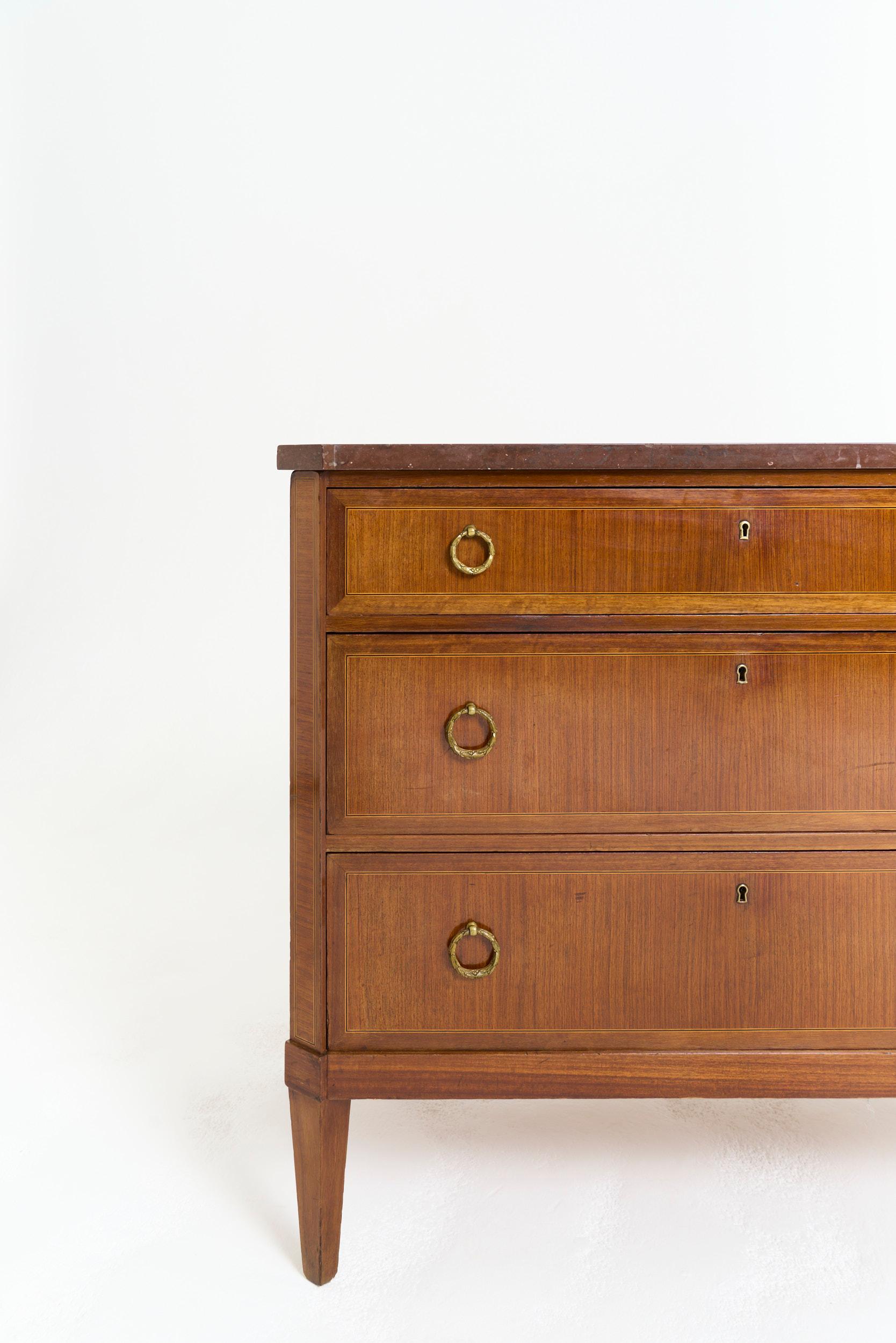 Late 19th Century Neoclassical Chest of Drawers For Sale