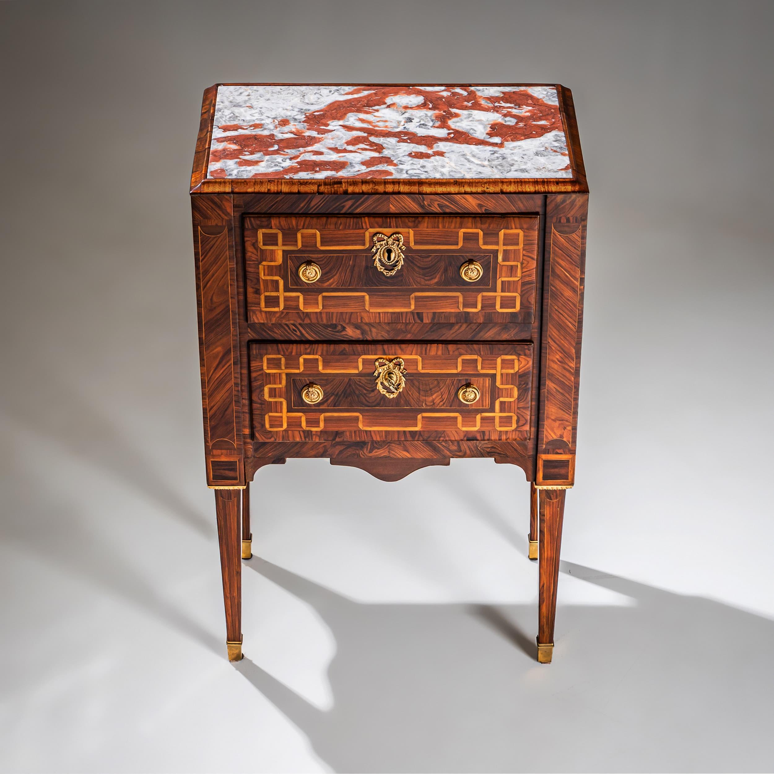 Neoclassico Cassettone neoclassico, Italia circa 1800 in vendita