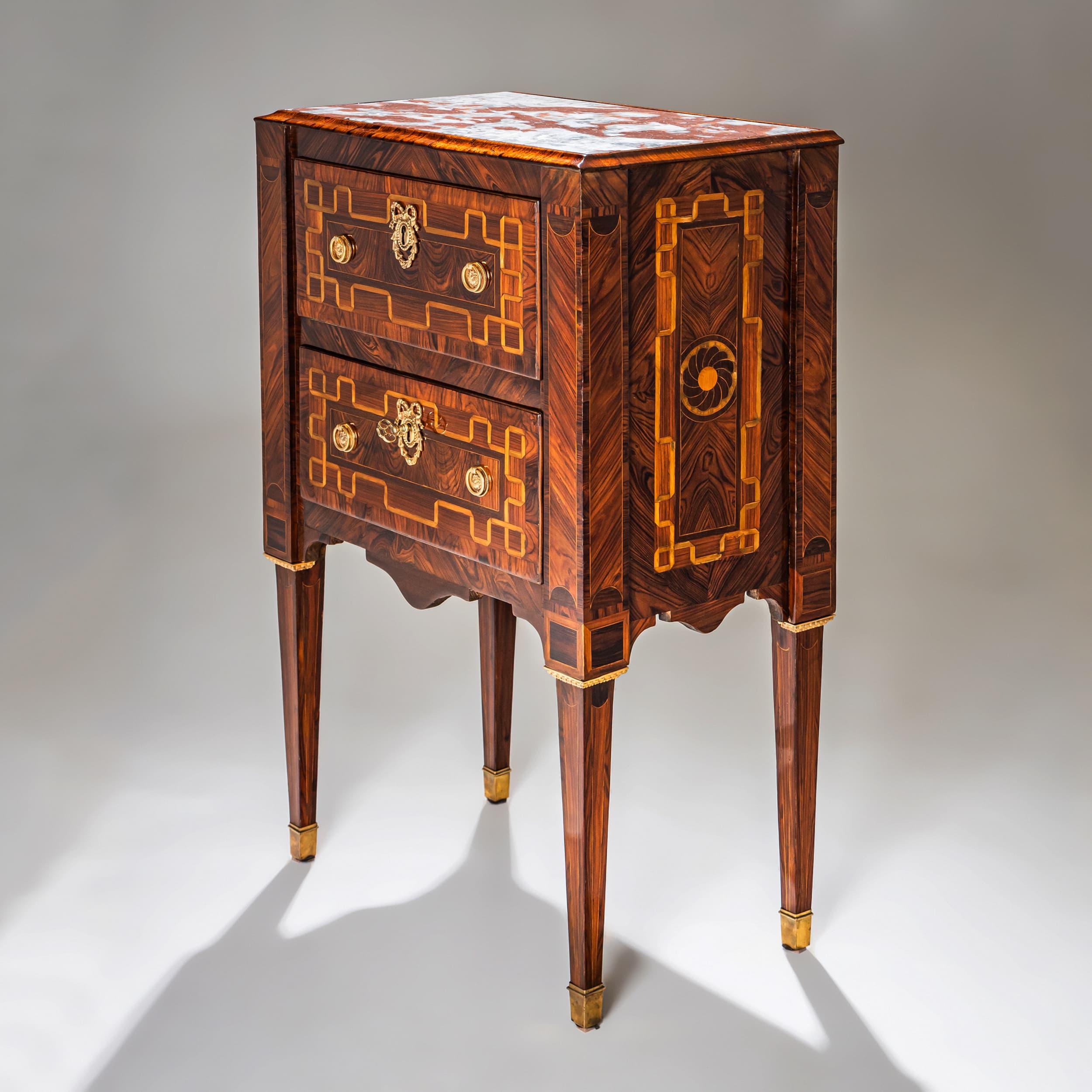 Italiano Cassettone neoclassico, Italia circa 1800 in vendita