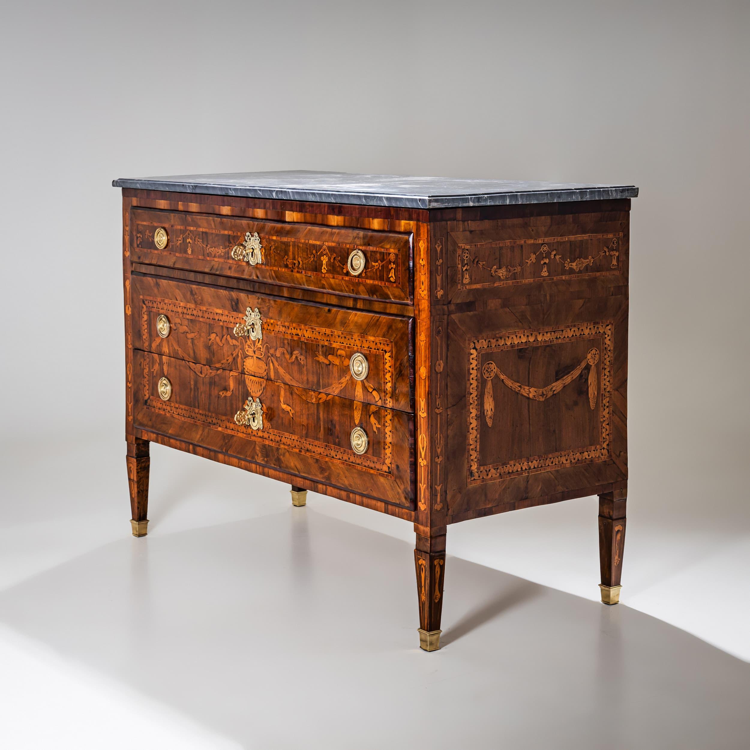Neoclassical Chest of Drawers, Lombardy, Late 18th Century For Sale 1