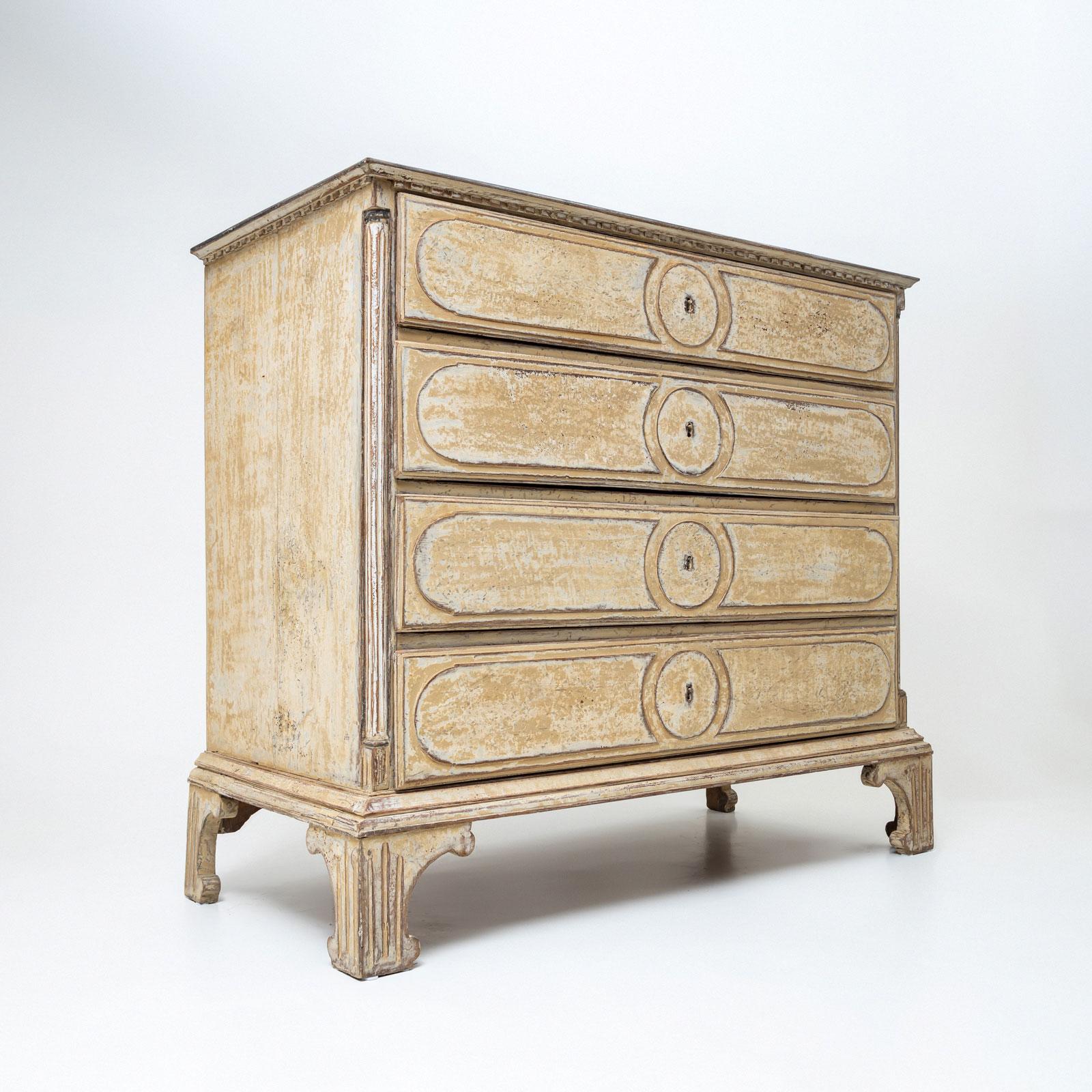 Peint à la main Commode néoclassique, Scandinavie, vers 1800 en vente