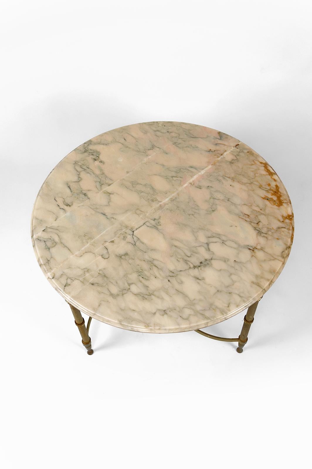 Mid-20th Century Neoclassical circular/round coffee table, Brass and Marble, France, circa 1960 For Sale
