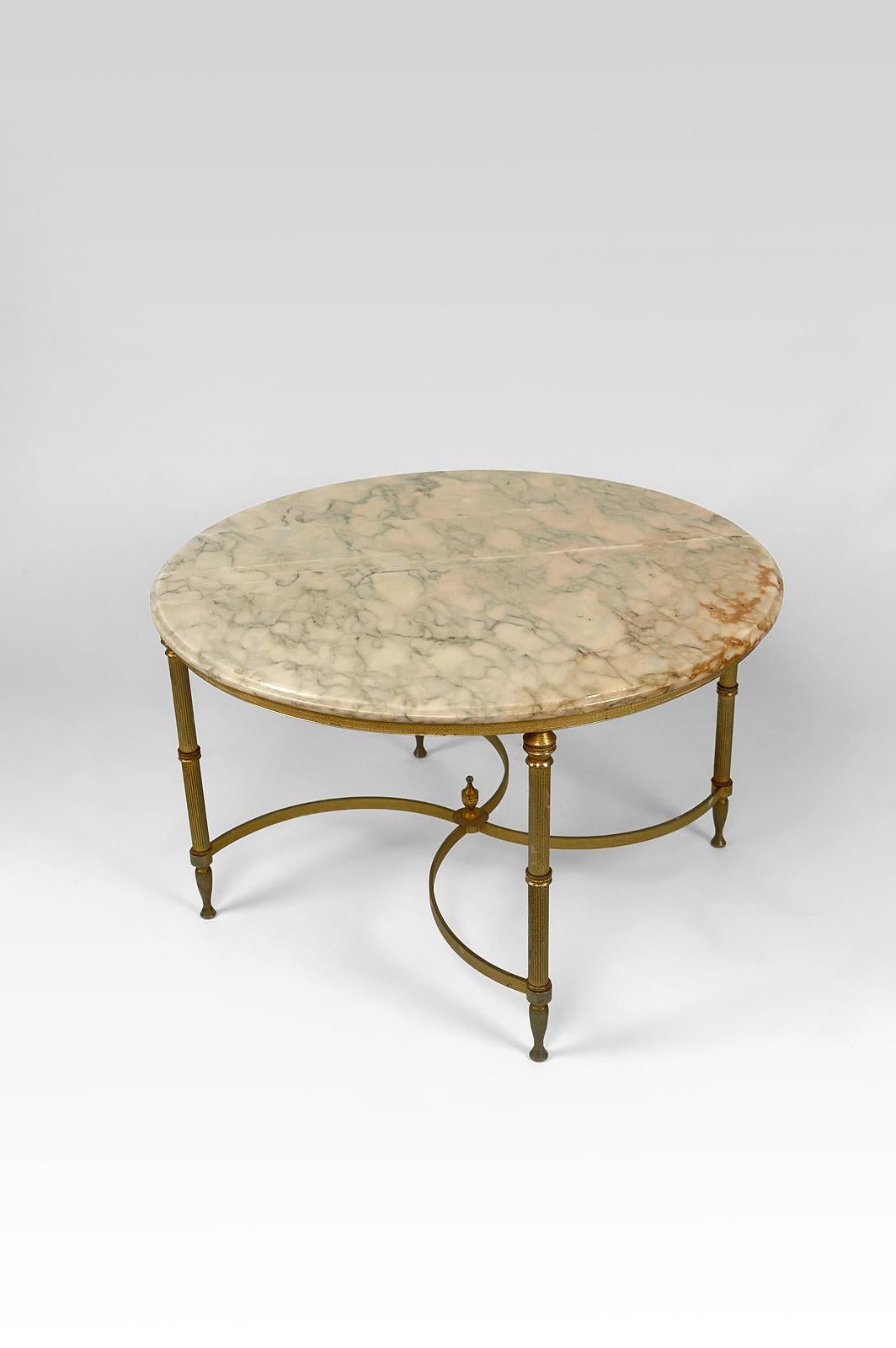 Neoclassical circular/round coffee table, Brass and Marble, France, circa 1960 For Sale 1
