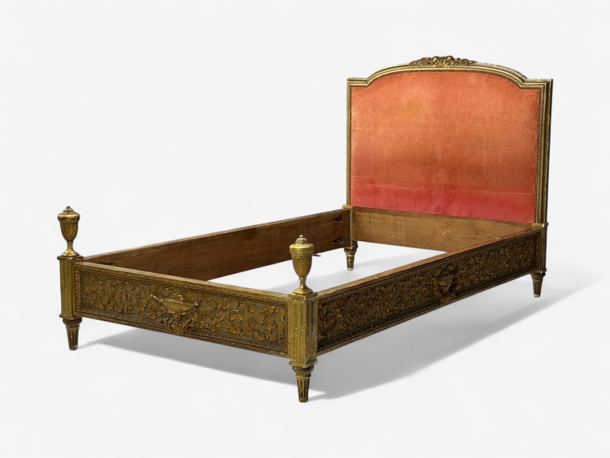 Français Cadre de lit pour deux personnes, néoclassique, Clayed Gilt, Wood Wood sculpté, France, années 1900 en vente