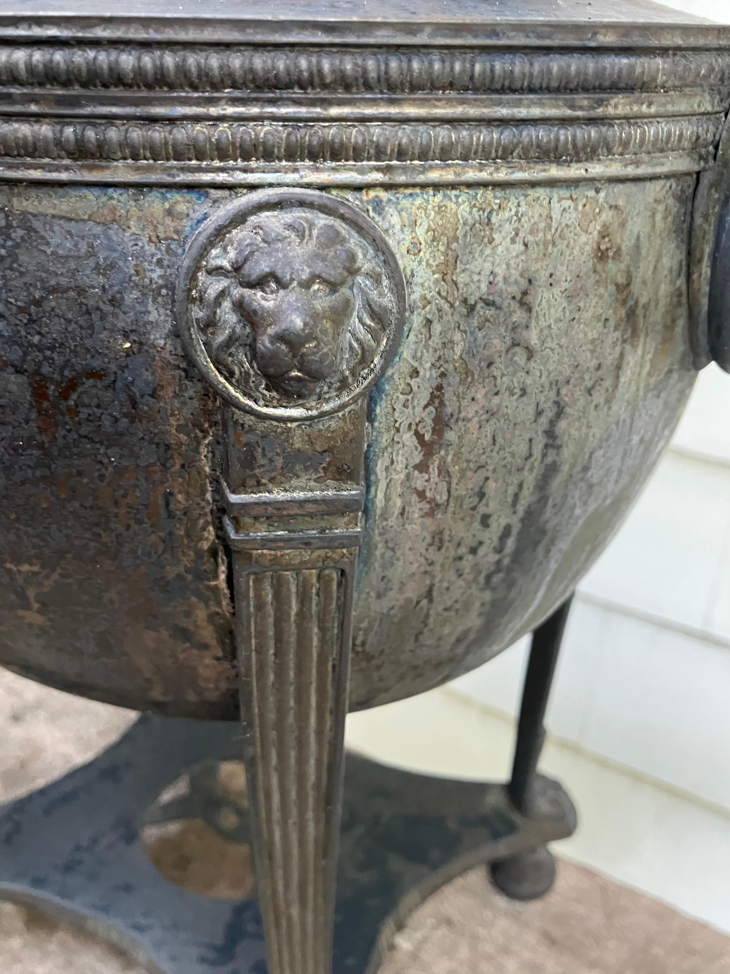 Neoclassical Coffee Samovar Urn en venta 2