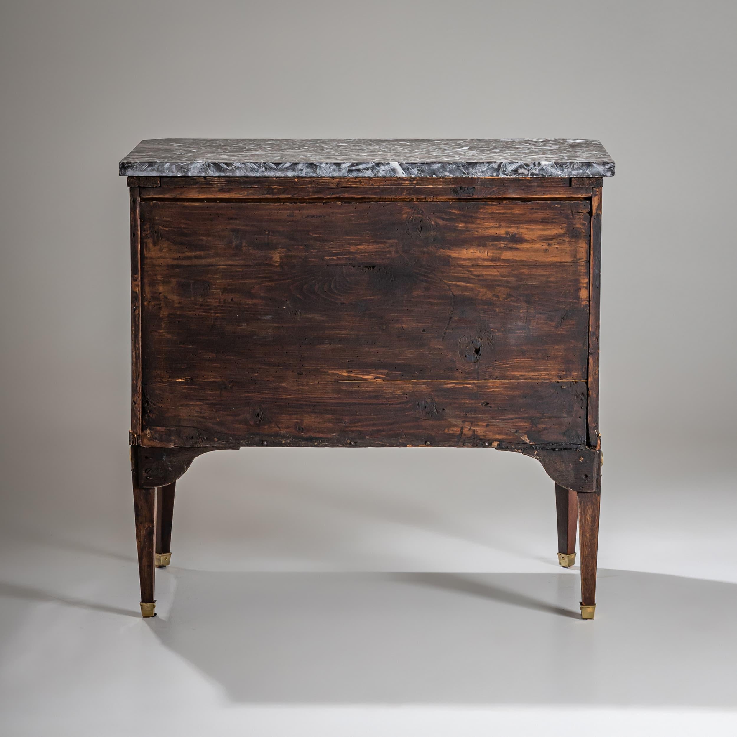 Neoclassical Commode, Late 18th Century For Sale 4