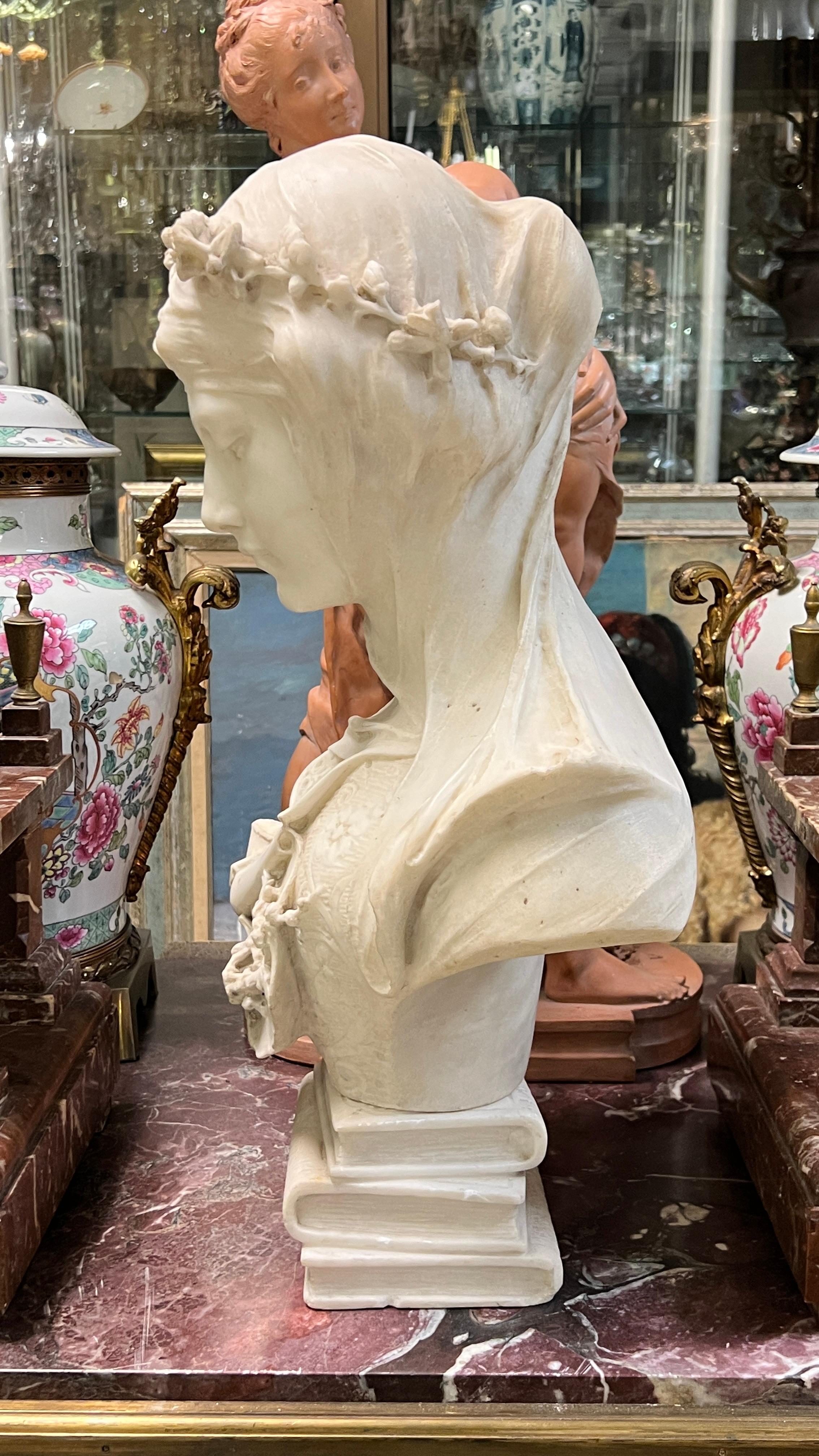 Buste de jeune fille de la Renaissance néoclassique en marbre continental 4