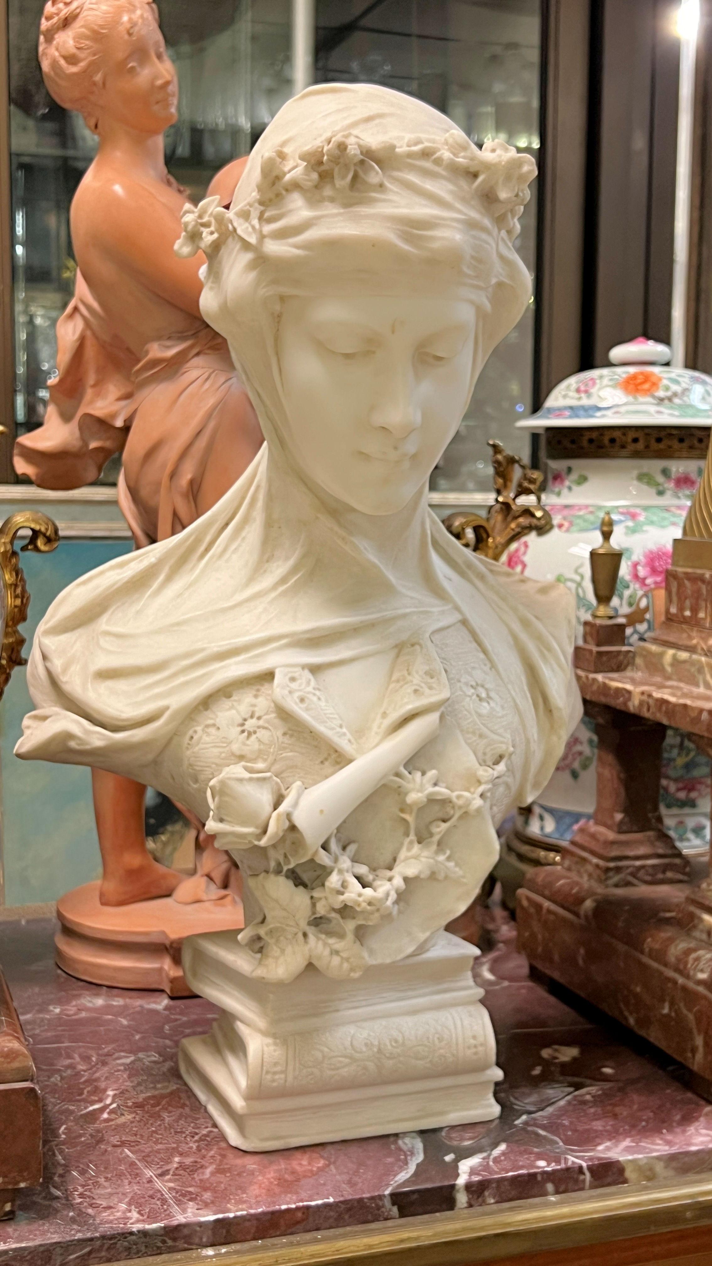 Sculpté à la main Buste de jeune fille de la Renaissance néoclassique en marbre continental