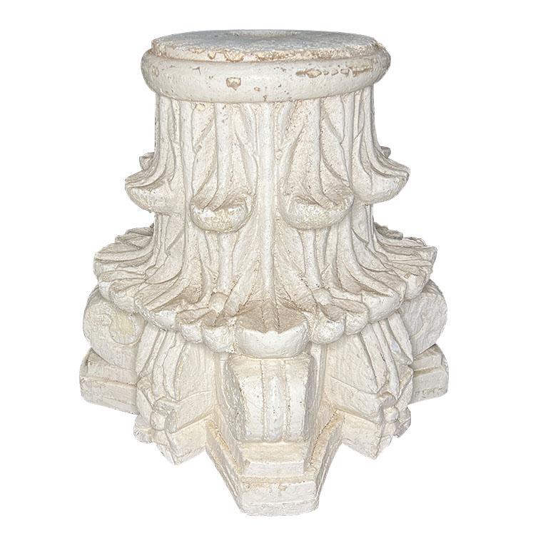 Porte-parapluie à piédestal en céramique de style néoclassique corinthien avec décorations florales en vente 3