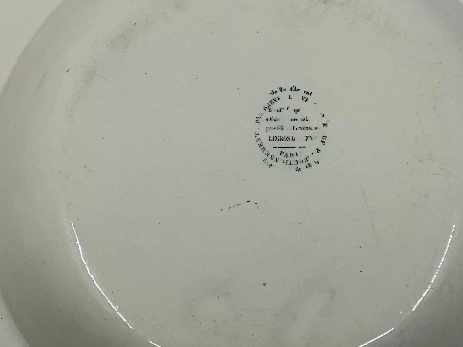 Neoclassical Creil Creamware Plate In Good Condition For Sale In New York, NY
