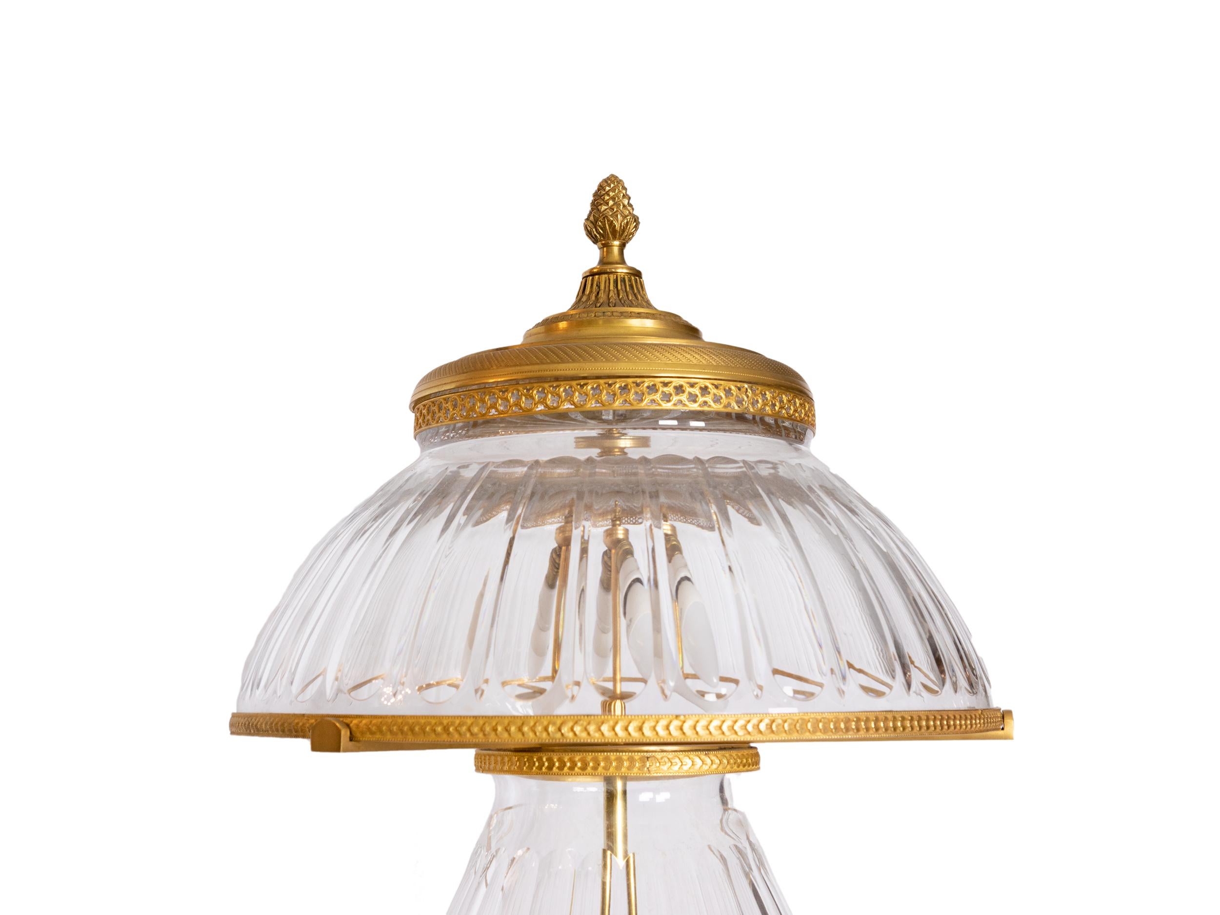 Néo-classique Lampe de table néoclassique en cristal et bronze, 20e siècle en vente