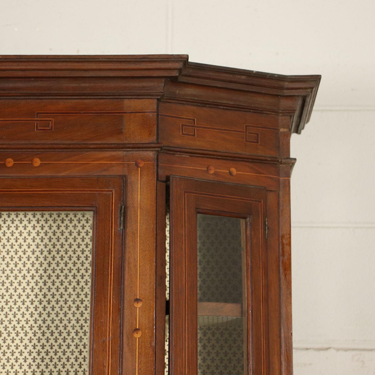 Neoclassical Cupboard Walnut Maple Friuli, Italy, 2nd Half 18th Century In Fair Condition For Sale In Milano, IT