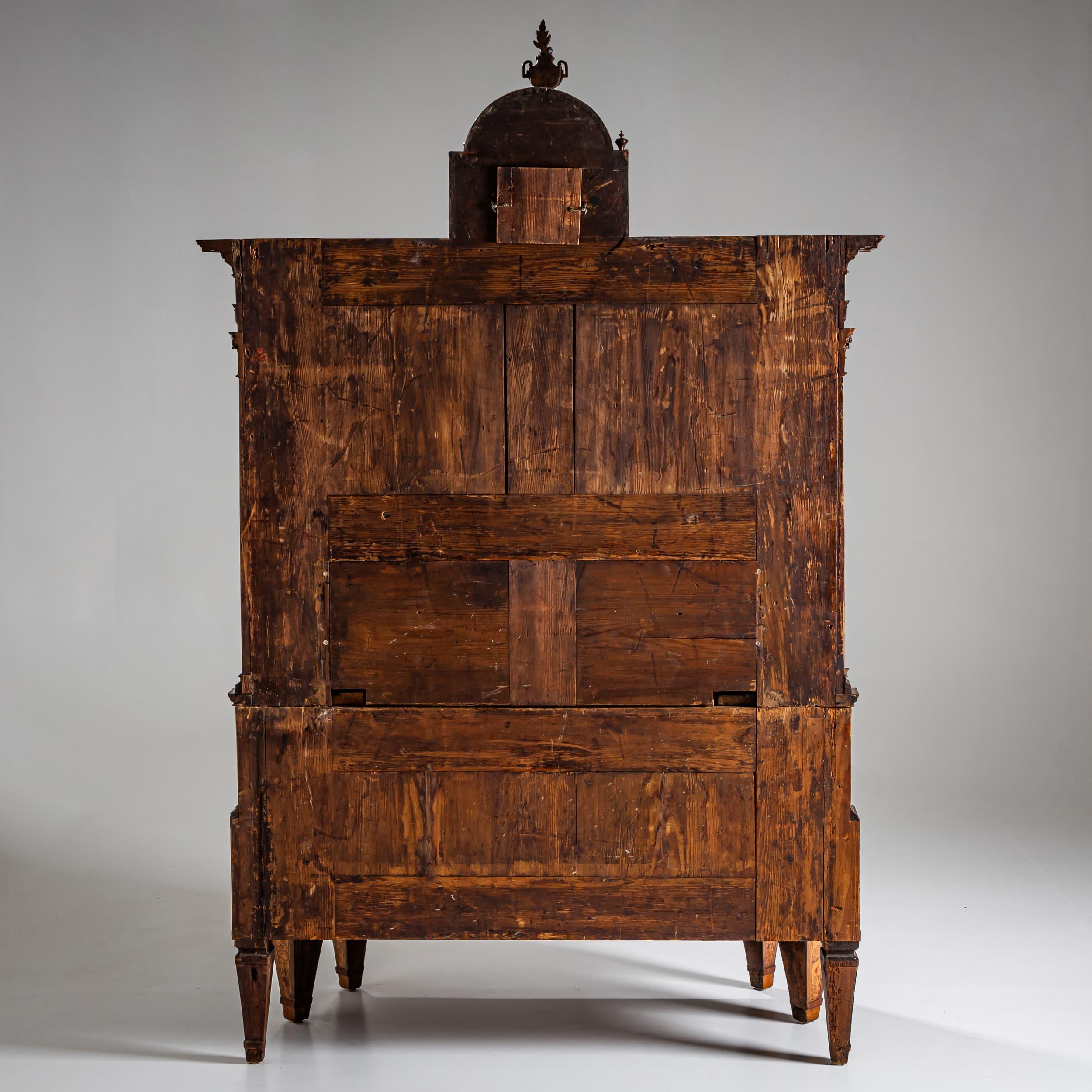 Neoclassical Cylinder Secretary Desk with Clock, circa 1780 For Sale 7