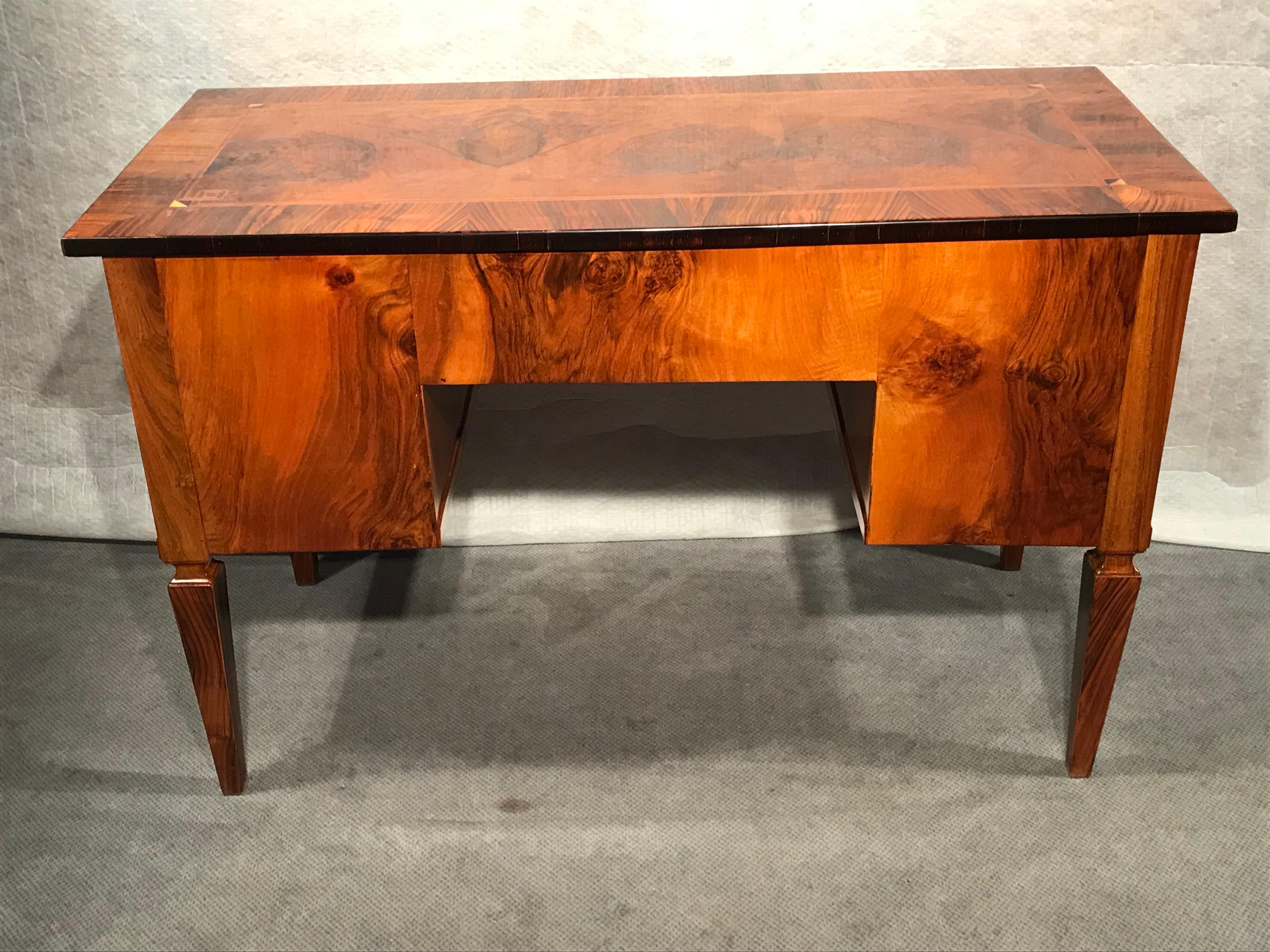 Neoclassical Desk, Louis XVI Period 1780 In Good Condition For Sale In Belmont, MA