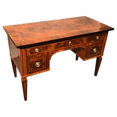 Neoklassizistischer Schreibtisch, Louis XVI-Periode 1780