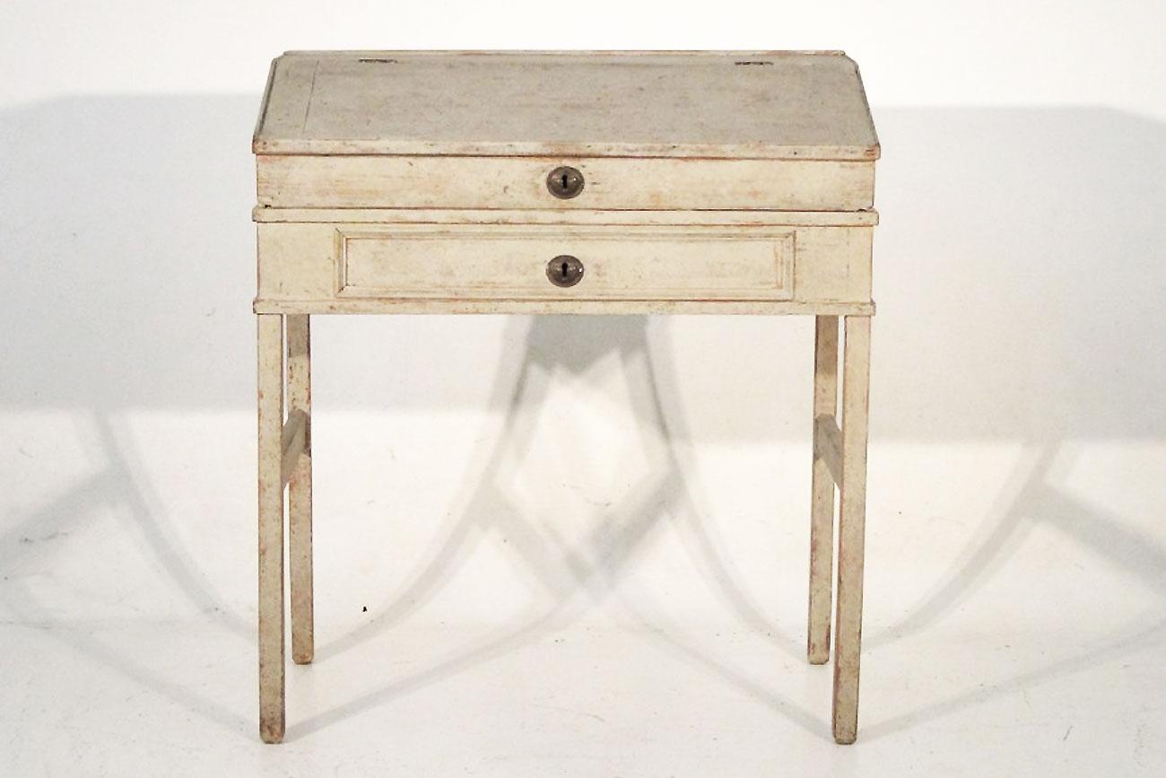 Early 19th Century Neoclassical desk with lid and drawer. Grey.original hardware. Swedish For Sale