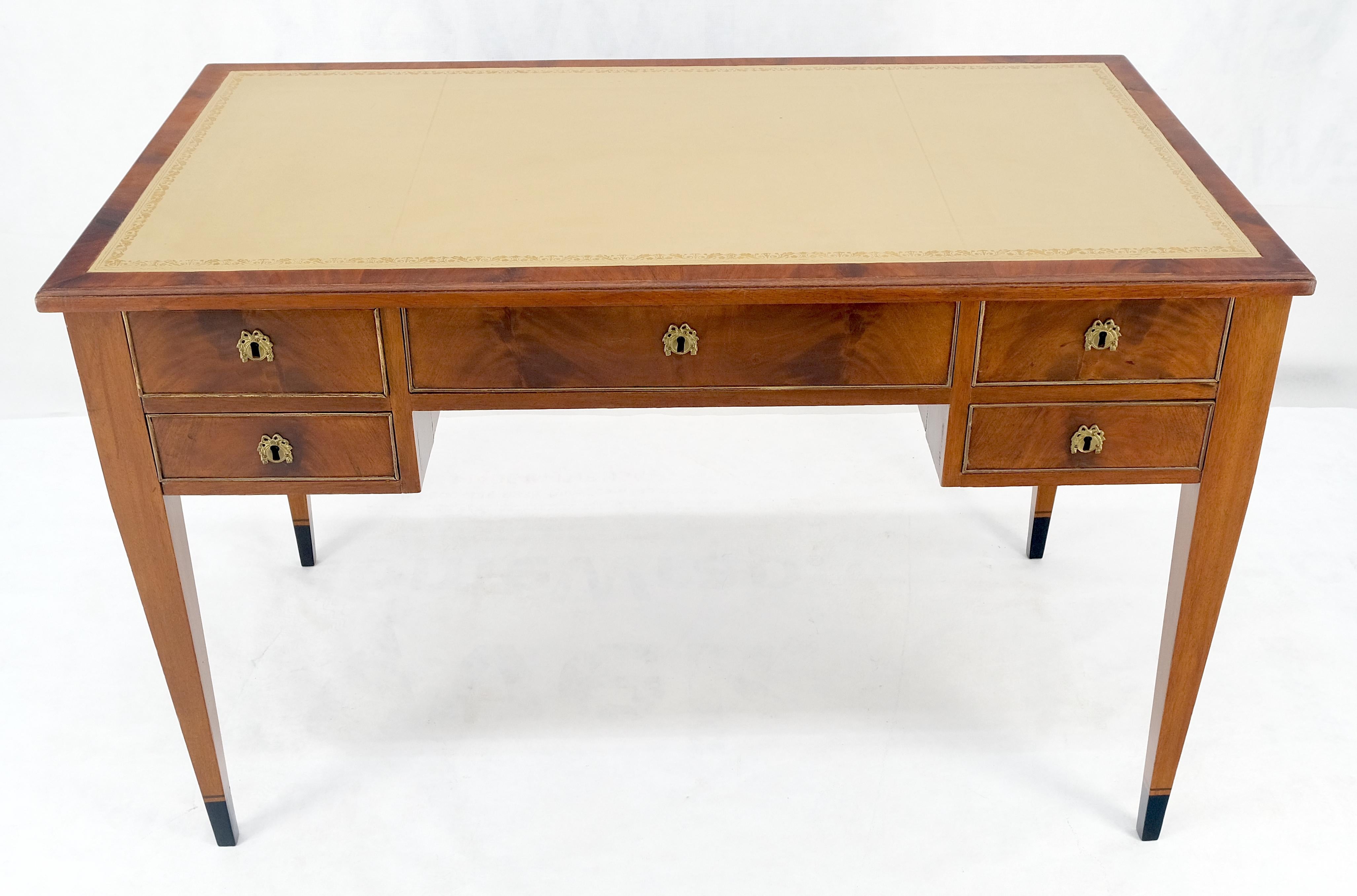 Federal Neoclassical Directoire Style Beige Leather Top Crotch Mahogany Tepered Leg Desk For Sale