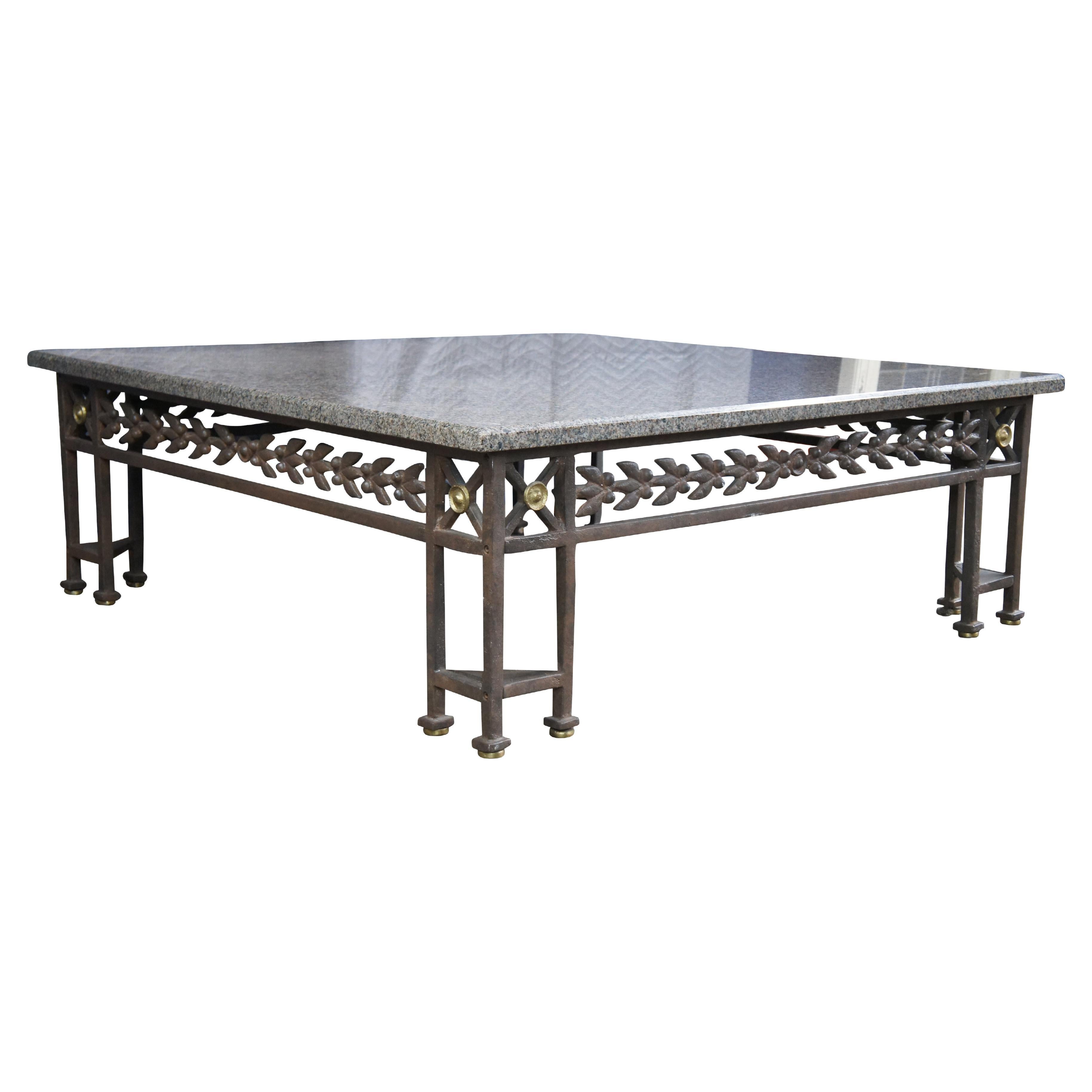 Tavolino da caffè in granito in stile neoclassico Directoire in ferro battuto 50"