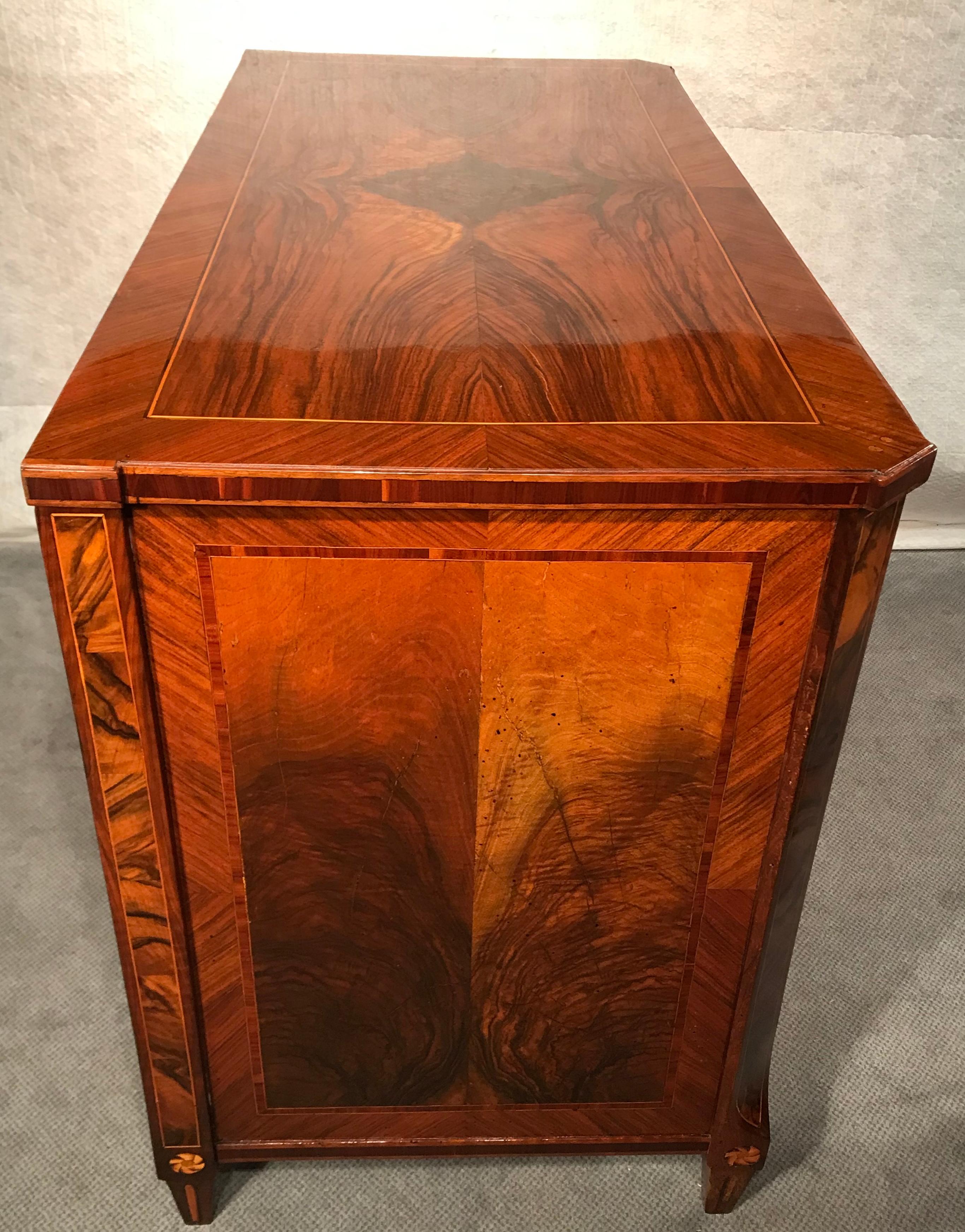 Veneer Neoclassical Dresser, Germany 1780-1800, Walnut