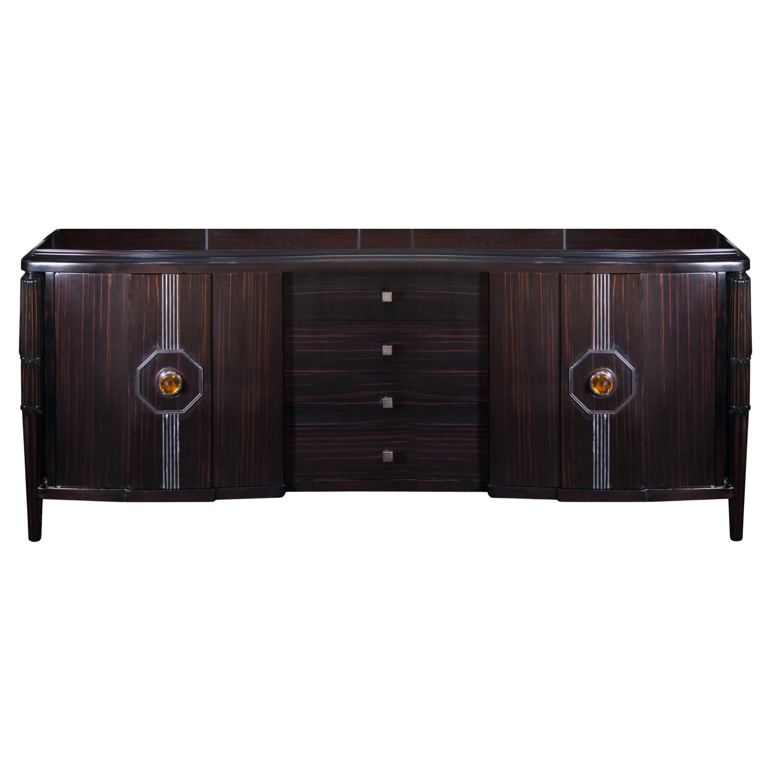 Comò neoclassico in legno d'ebano decorato con vetro artistico