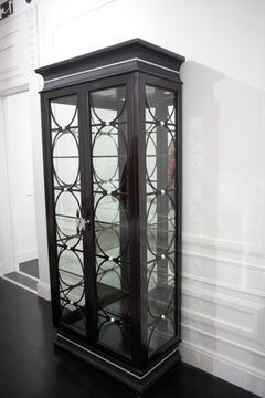 Vitrina Neoclásica de Madera de Ébano con Tiradores de Muebles de Arte Italianos Hechos a Medida