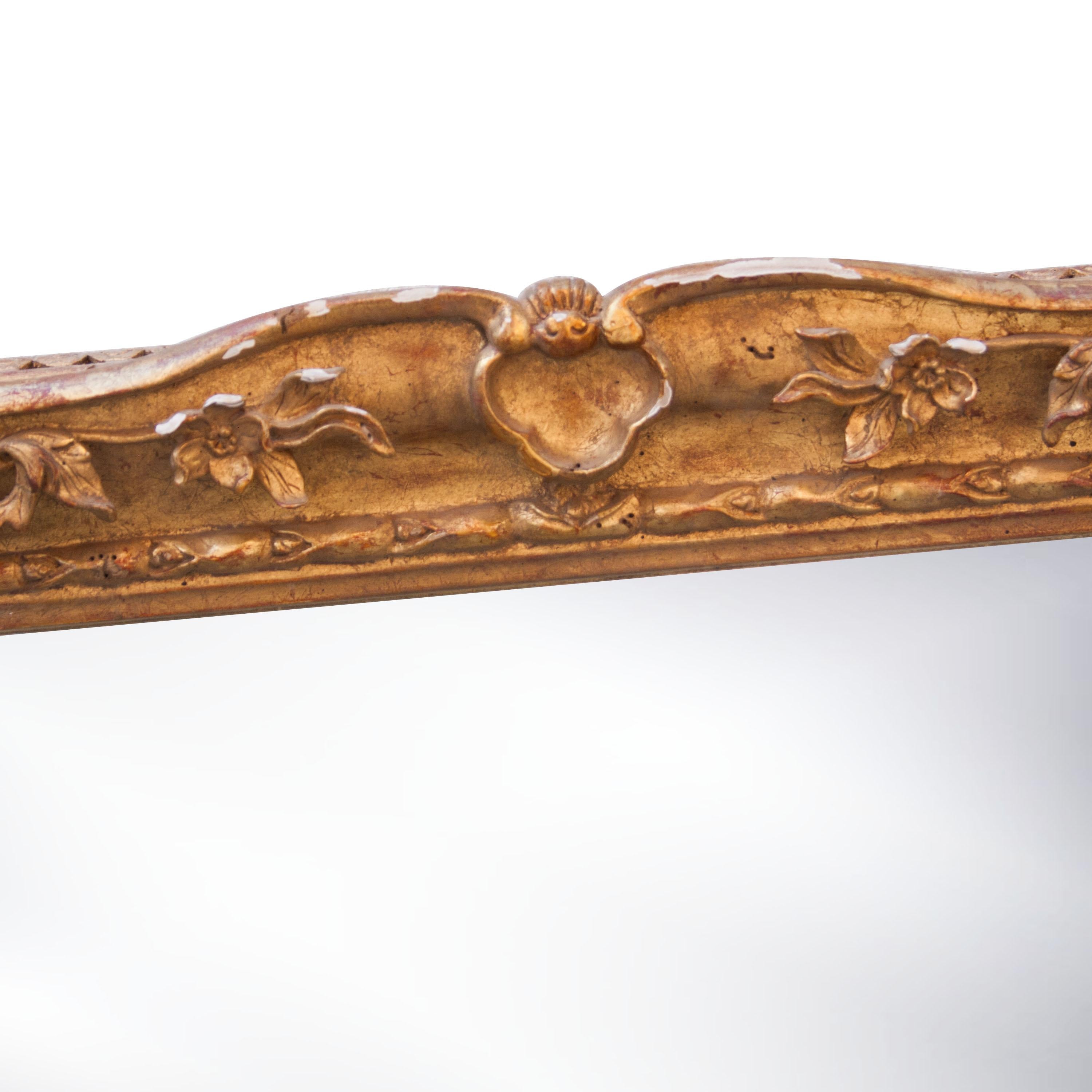 Spagnolo Specchio neoclassico impero rettangolare in oro intagliato a mano, Spagna, 1970 in vendita