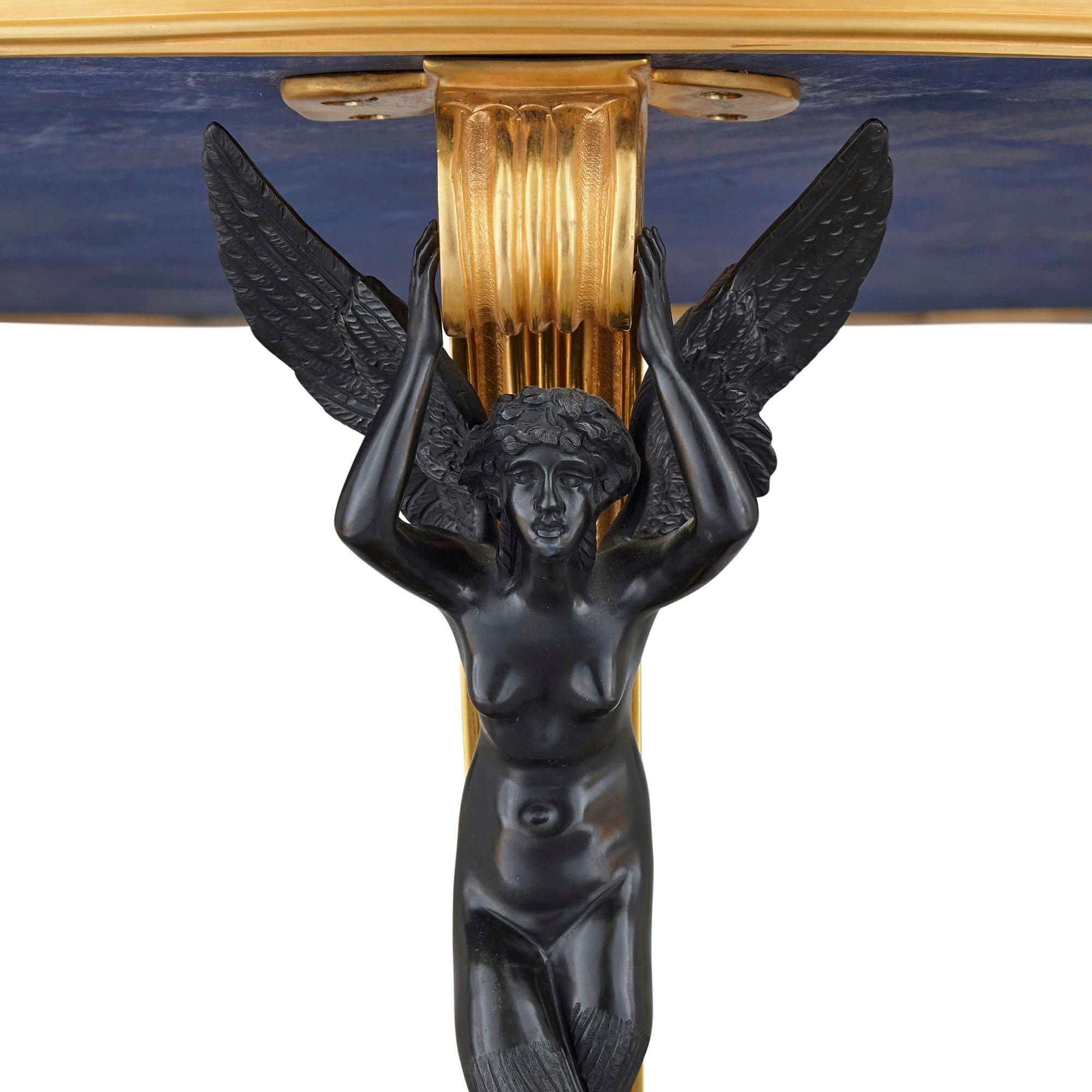 Tisch im neoklassizistischen Empire-Stil aus Goldbronze und Lapislazuli im Zustand „Gut“ im Angebot in London, GB