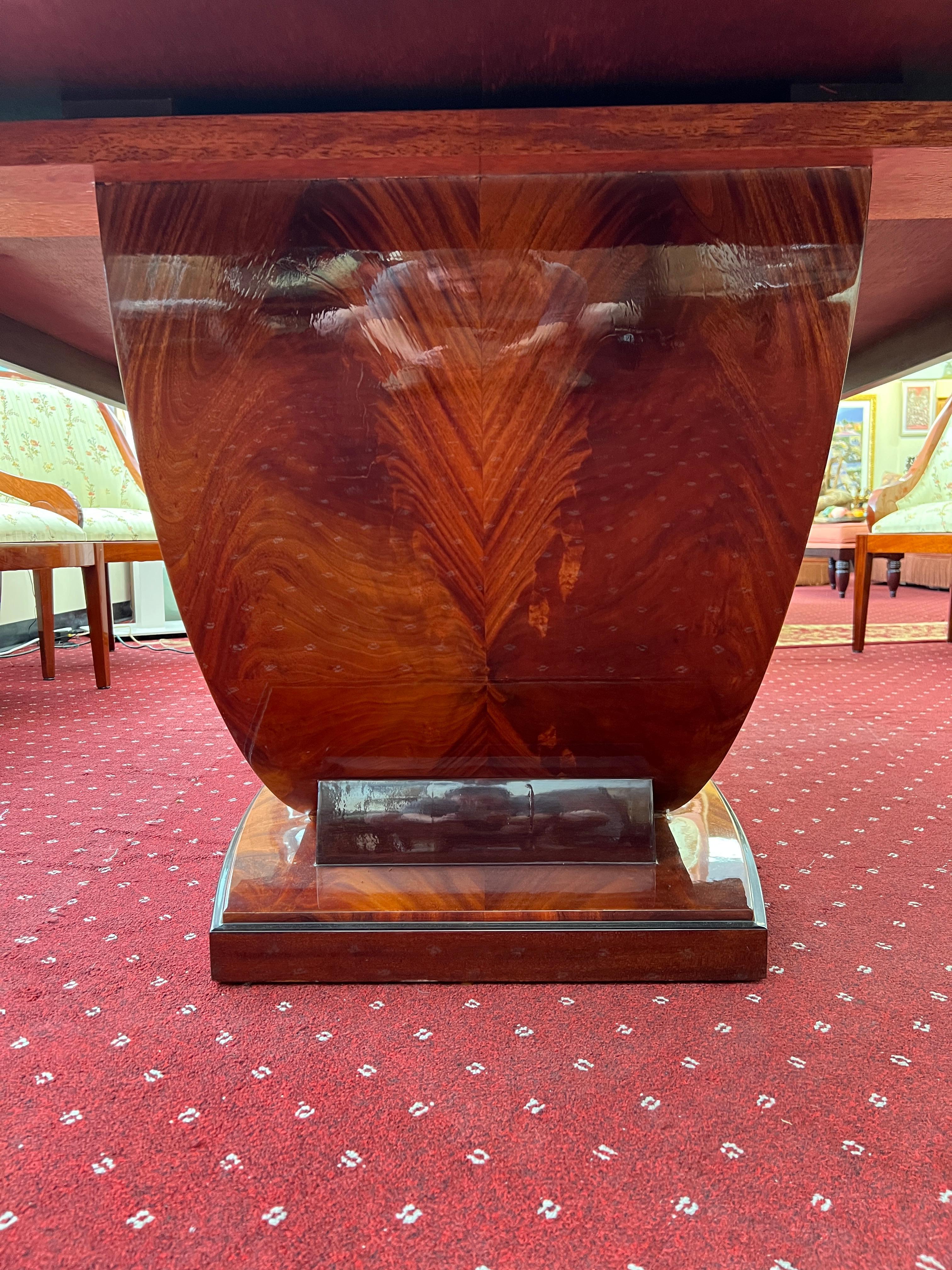 English Art Deco Flame Mahogany Veneer Dining Table 10