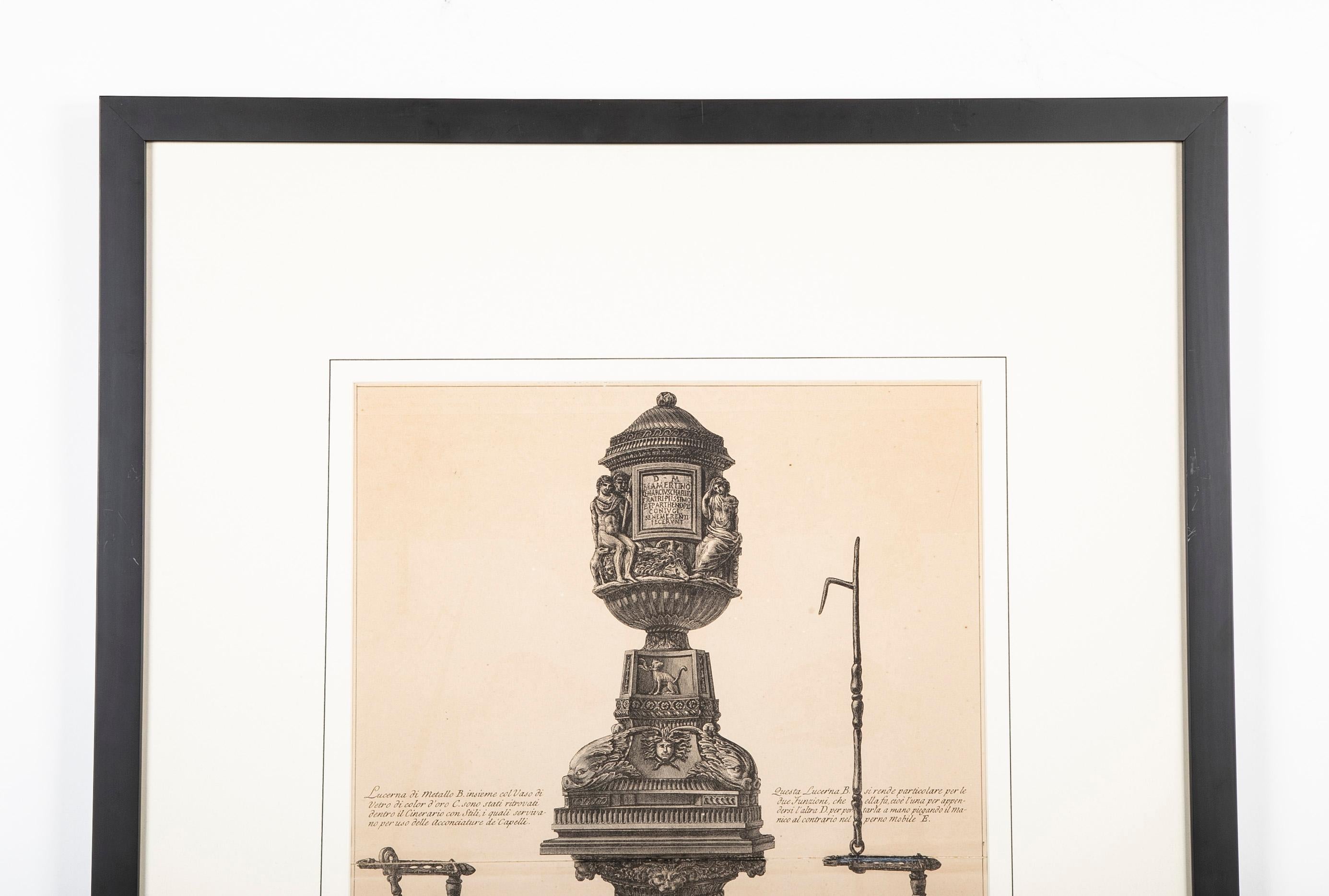 Neoklassizistische Radierung eines römischen Kandelabers von Giovanni Battista Piranesi (Neoklassisch) im Angebot