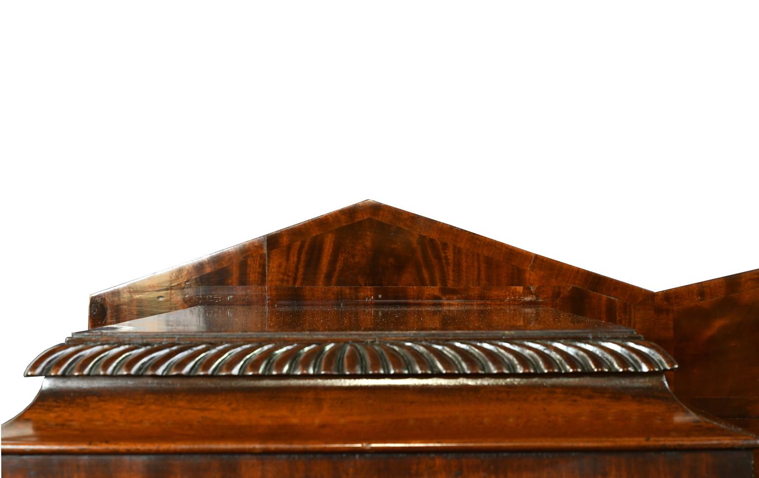 Neoclassical Federal Pedestal Sideboard in Mahogany, circa 1815 For Sale 3