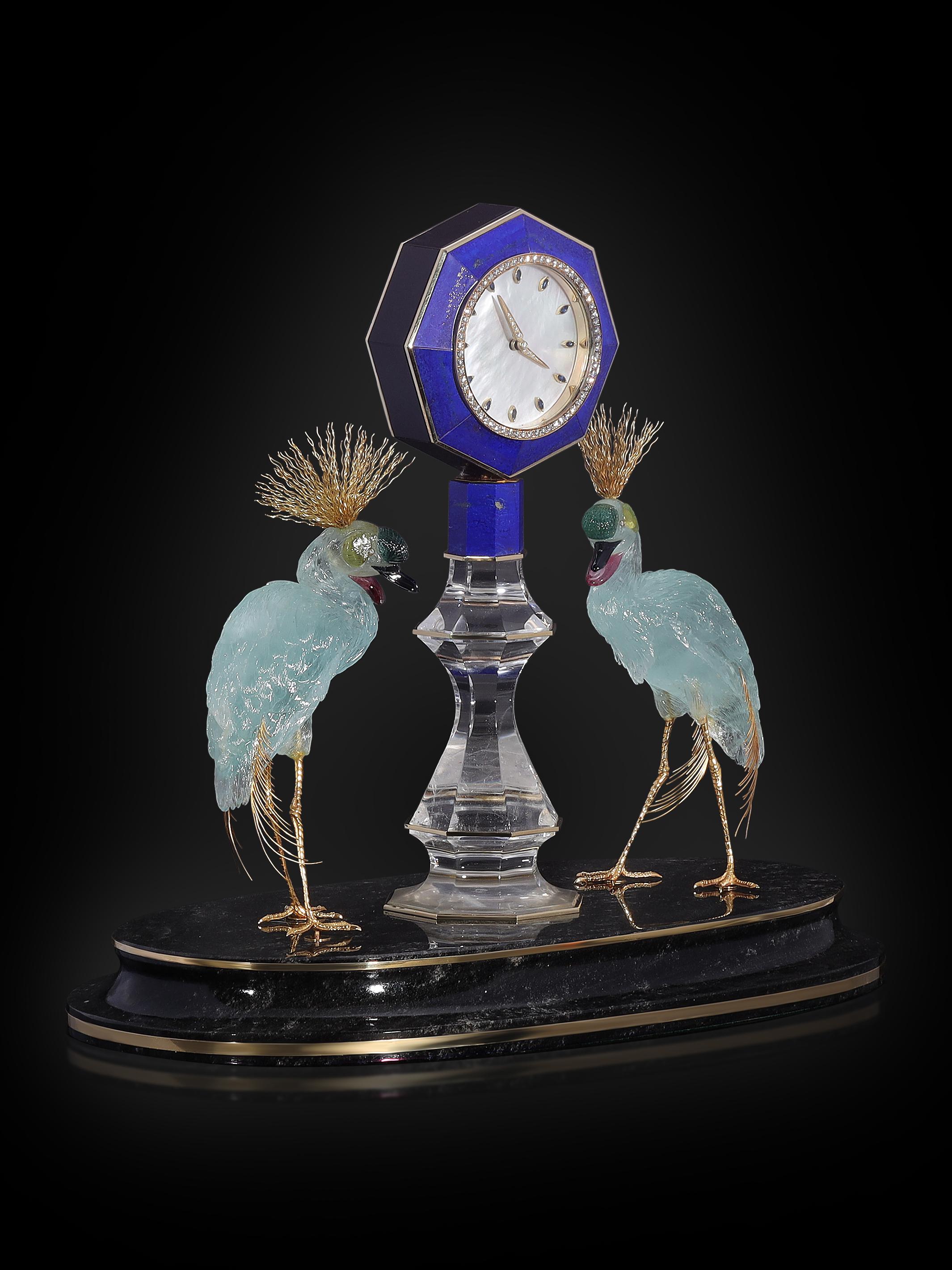 Piedra Preciosa Arte Escultura Reloj, Aguamarina Zafiro Tallado Diamante Corte brillante en venta