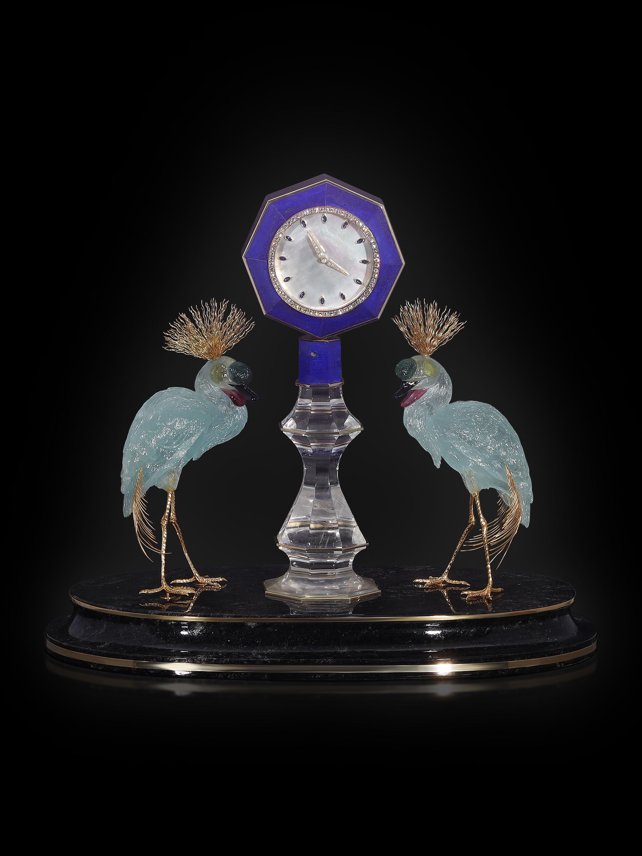 Piedra Preciosa Arte Escultura Reloj, Aguamarina Zafiro Tallado Diamante en venta 4