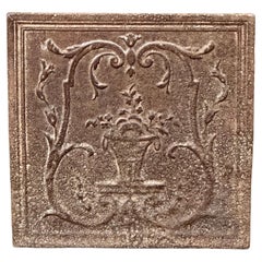 Revestimiento de chimenea neoclásico 'Cesta de flores', principios del siglo XIX