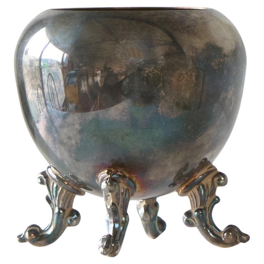 Neoclassical Footed Bowl or Vase in Patinated Silver Plated Copper in vendita