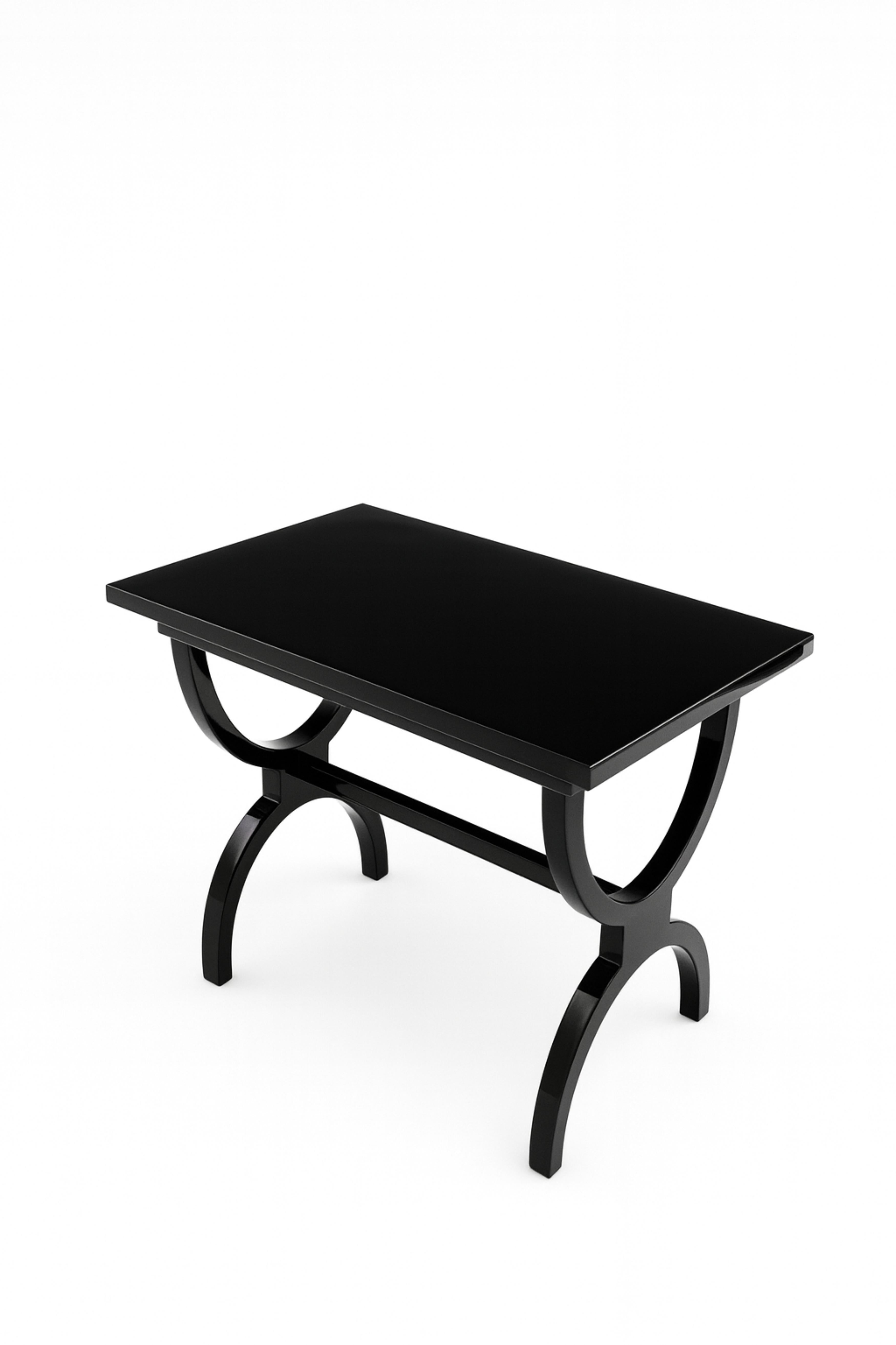 Neoclassical French Black Lacquer Center Table, 20th Century For Sale 4