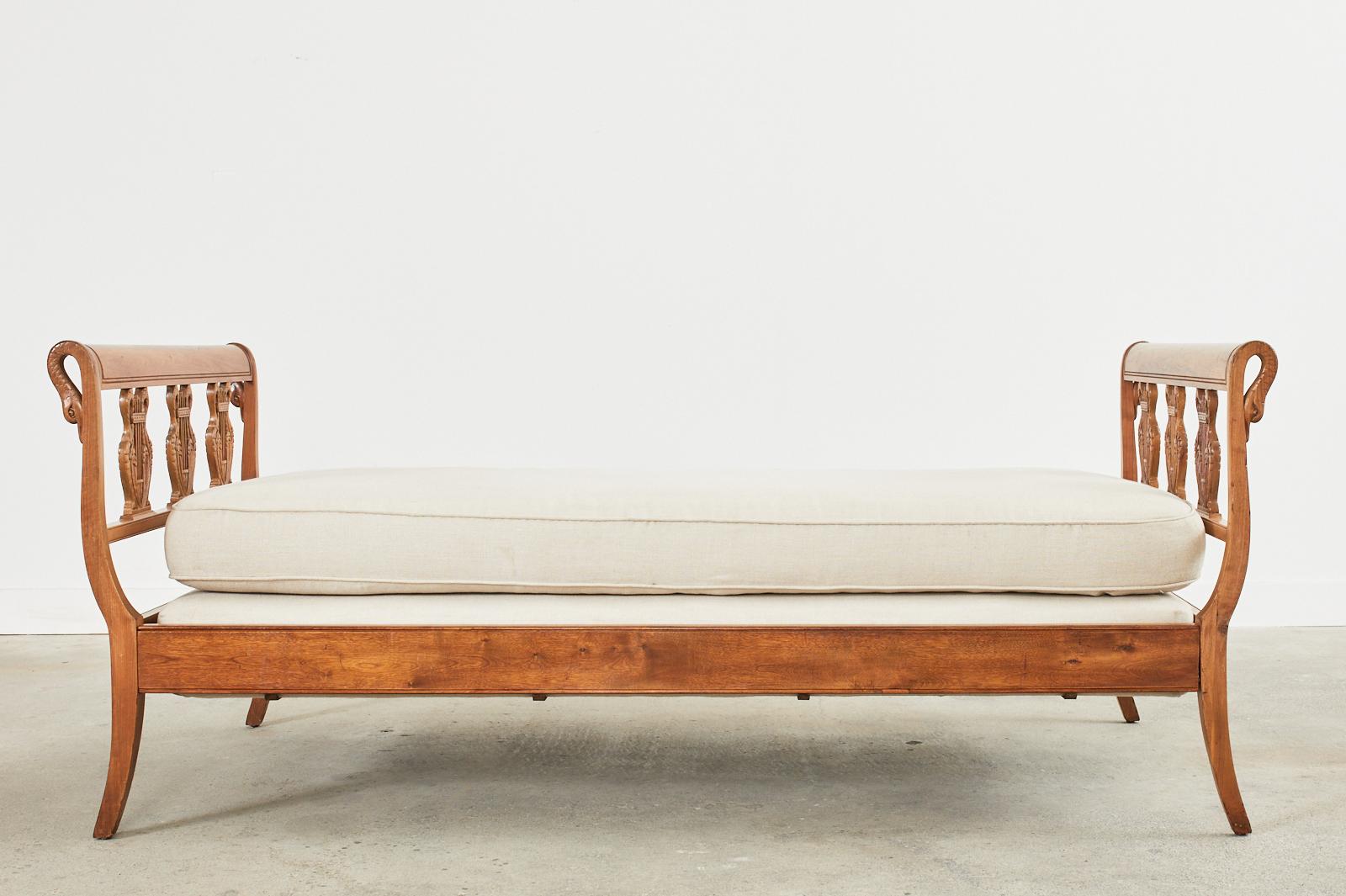 Neoklassische Französisch Empire-Stil Swan Hals Daybed 10