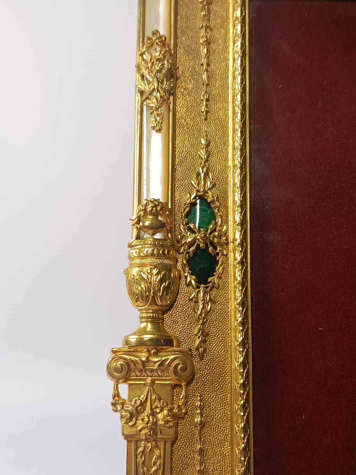 Neoclassical French Photo Frame, circa 1900 In Good Condition For Sale In Buenos Aires, Argentina