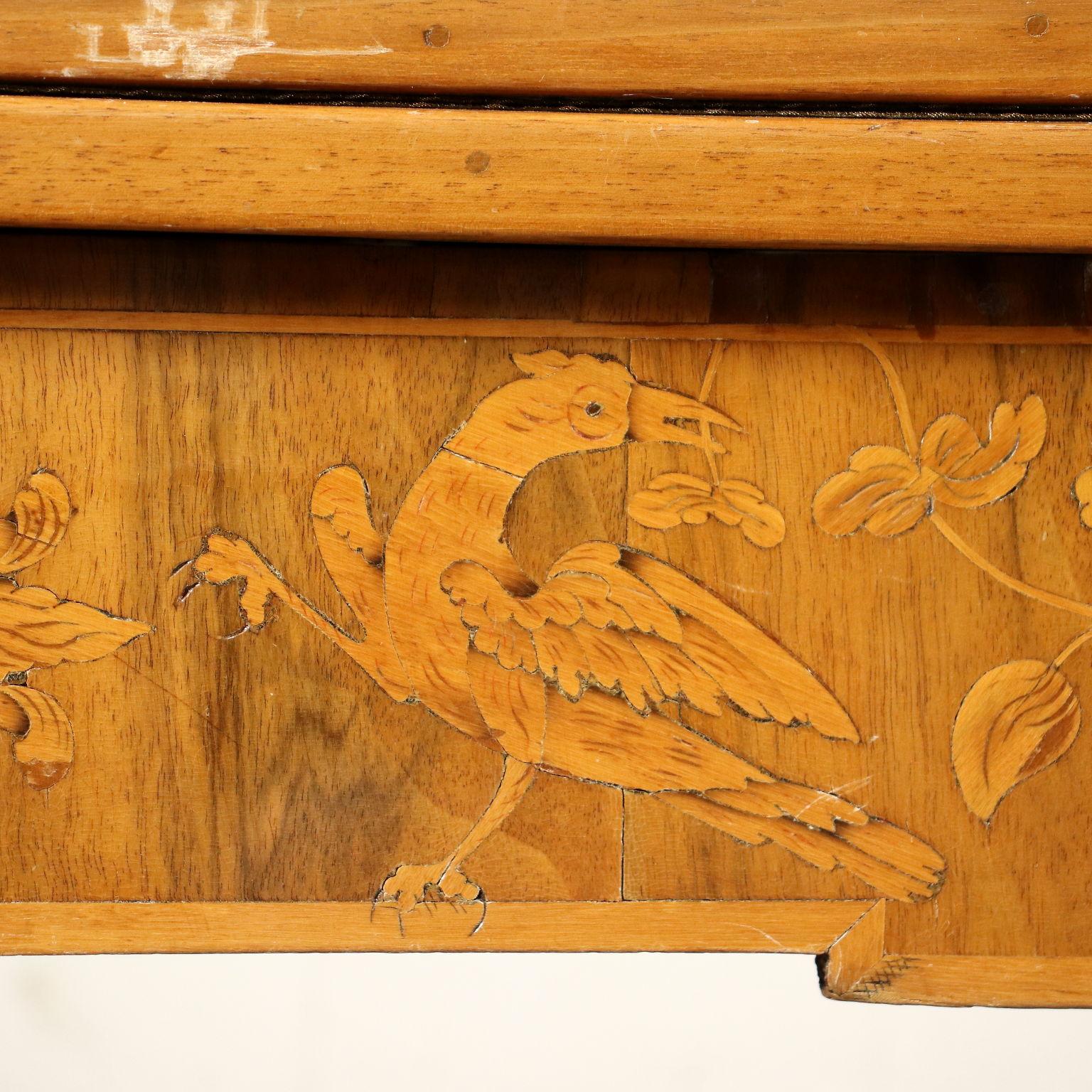 Neoclassical Game Table Walnut Maple, Italy XVIII Century 4