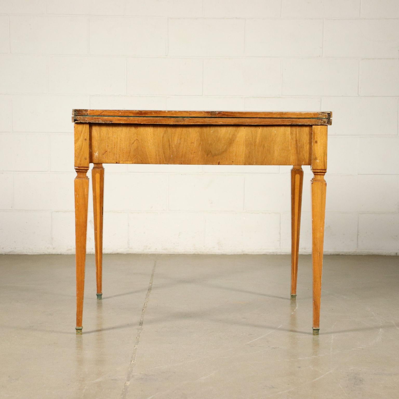 Neoclassical Game Table Walnut Maple, Italy XVIII Century 9