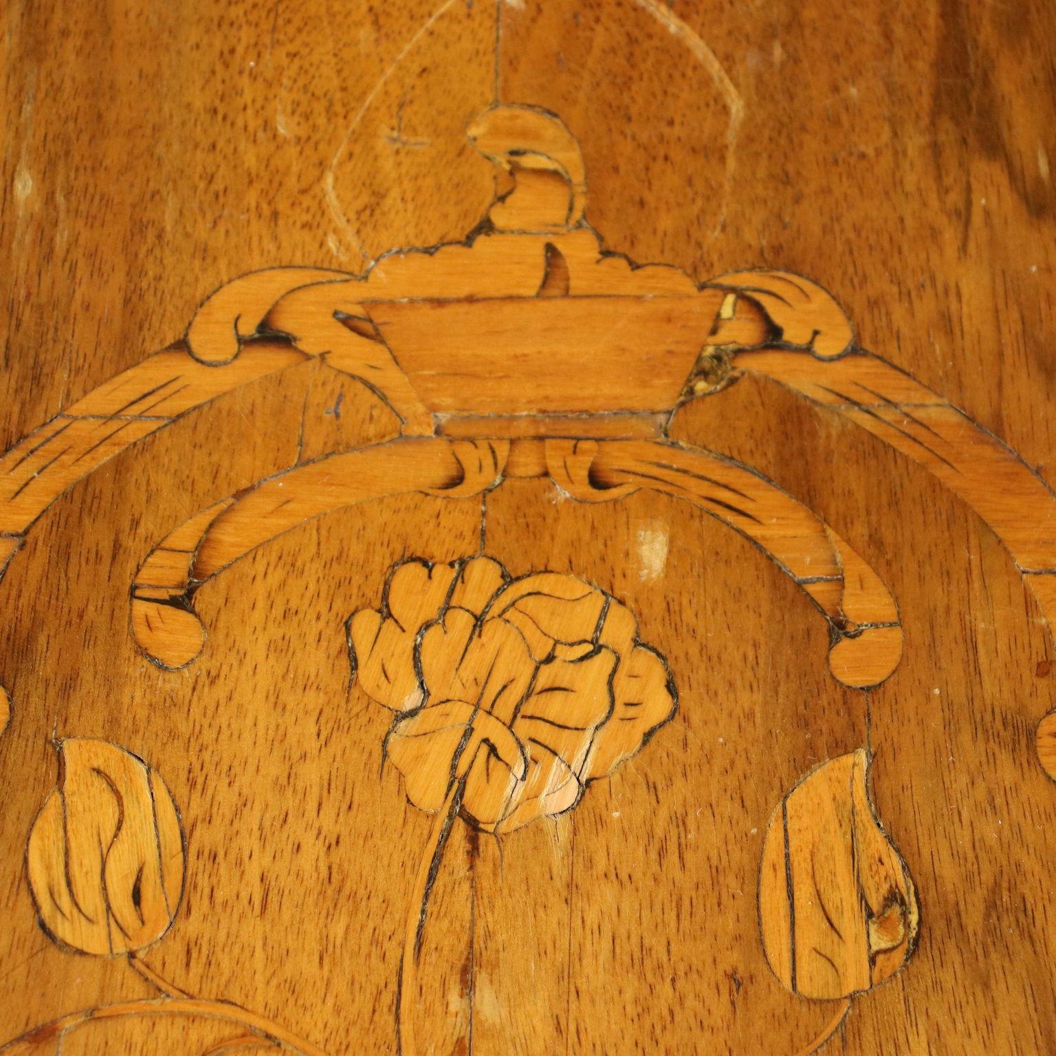 Neoclassical Game Table Walnut Maple, Italy XVIII Century 2