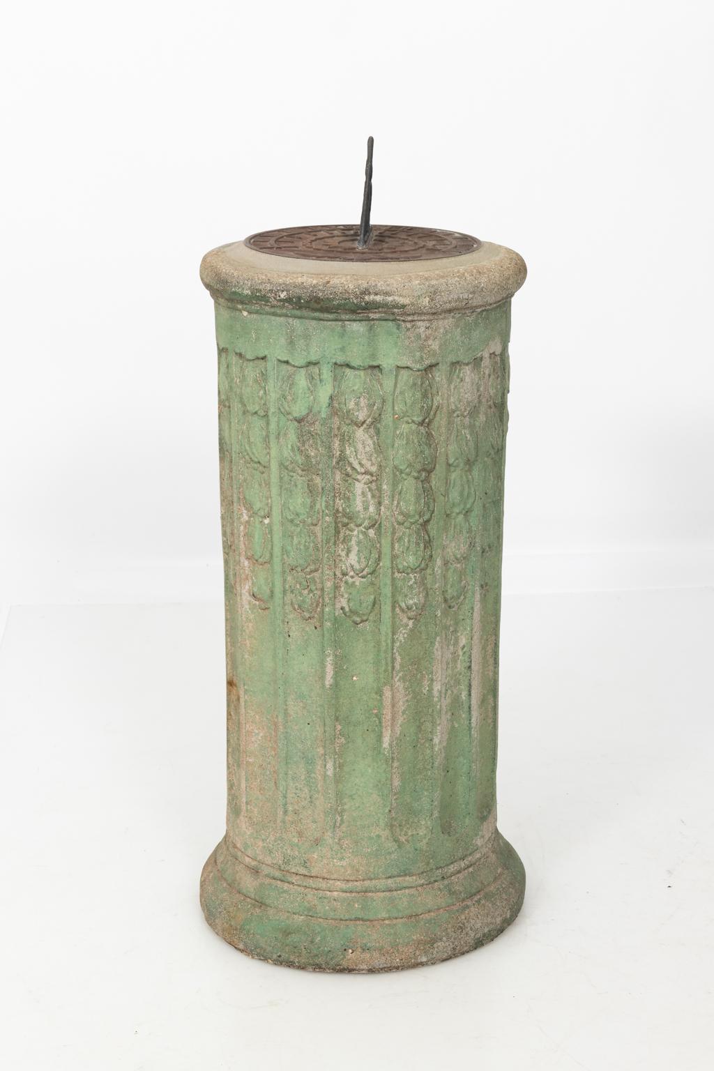 Neoclassical Garden Sundial In Good Condition In Stamford, CT