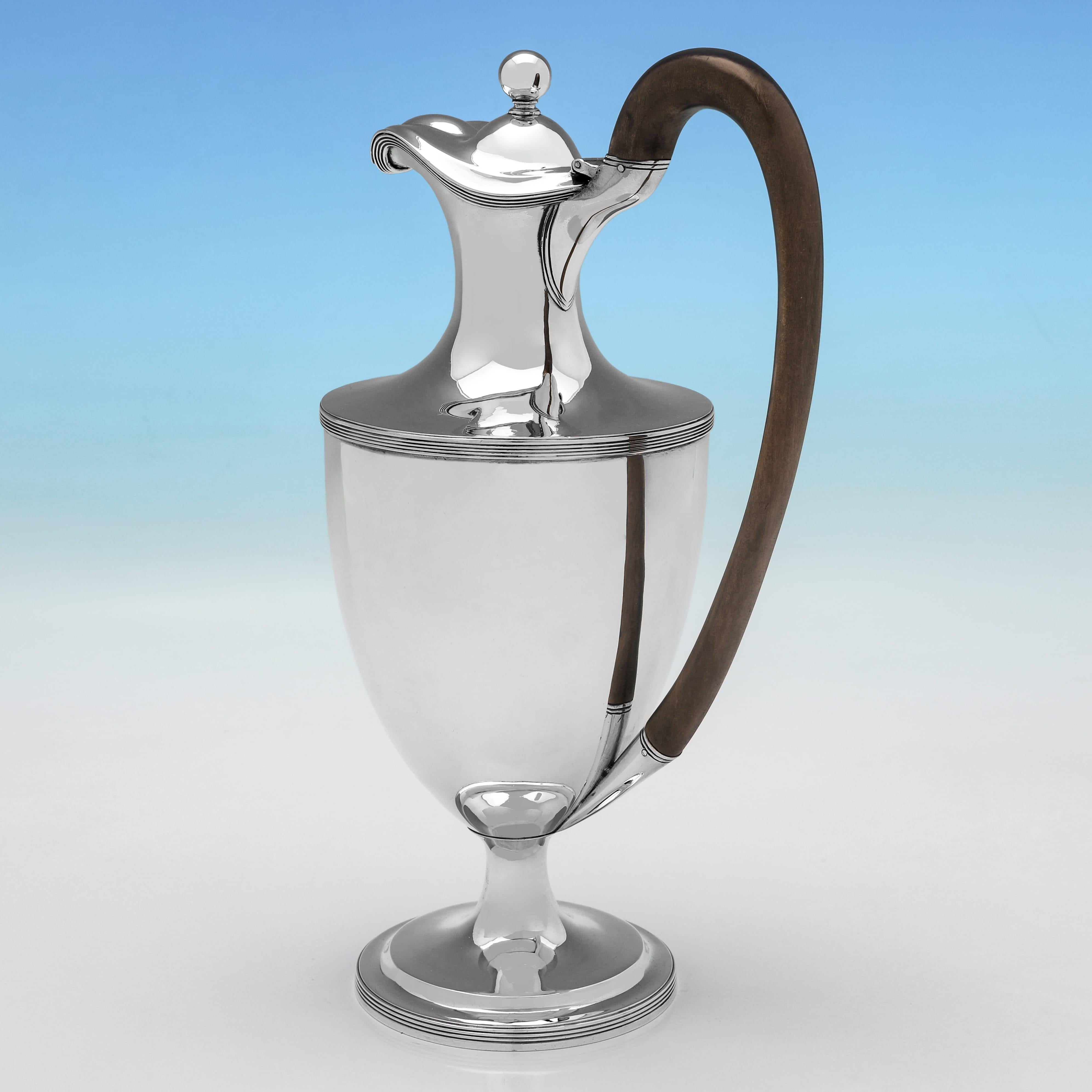 Aguamanil de vino neoclásico de plata de la época de Jorge III, fabricado en Londres en 1800 Neoclásico en venta