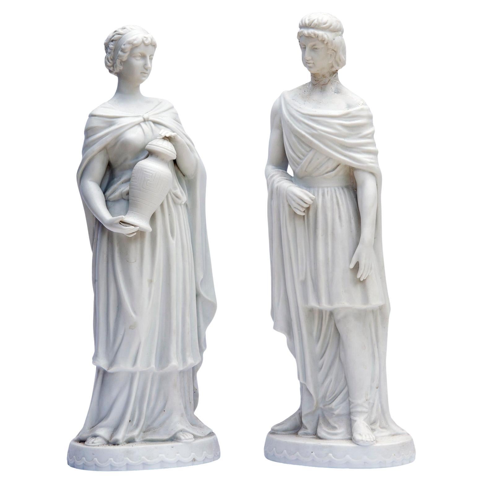 Statuette neoclassiche tedesche in bisquit; una coppia. in vendita