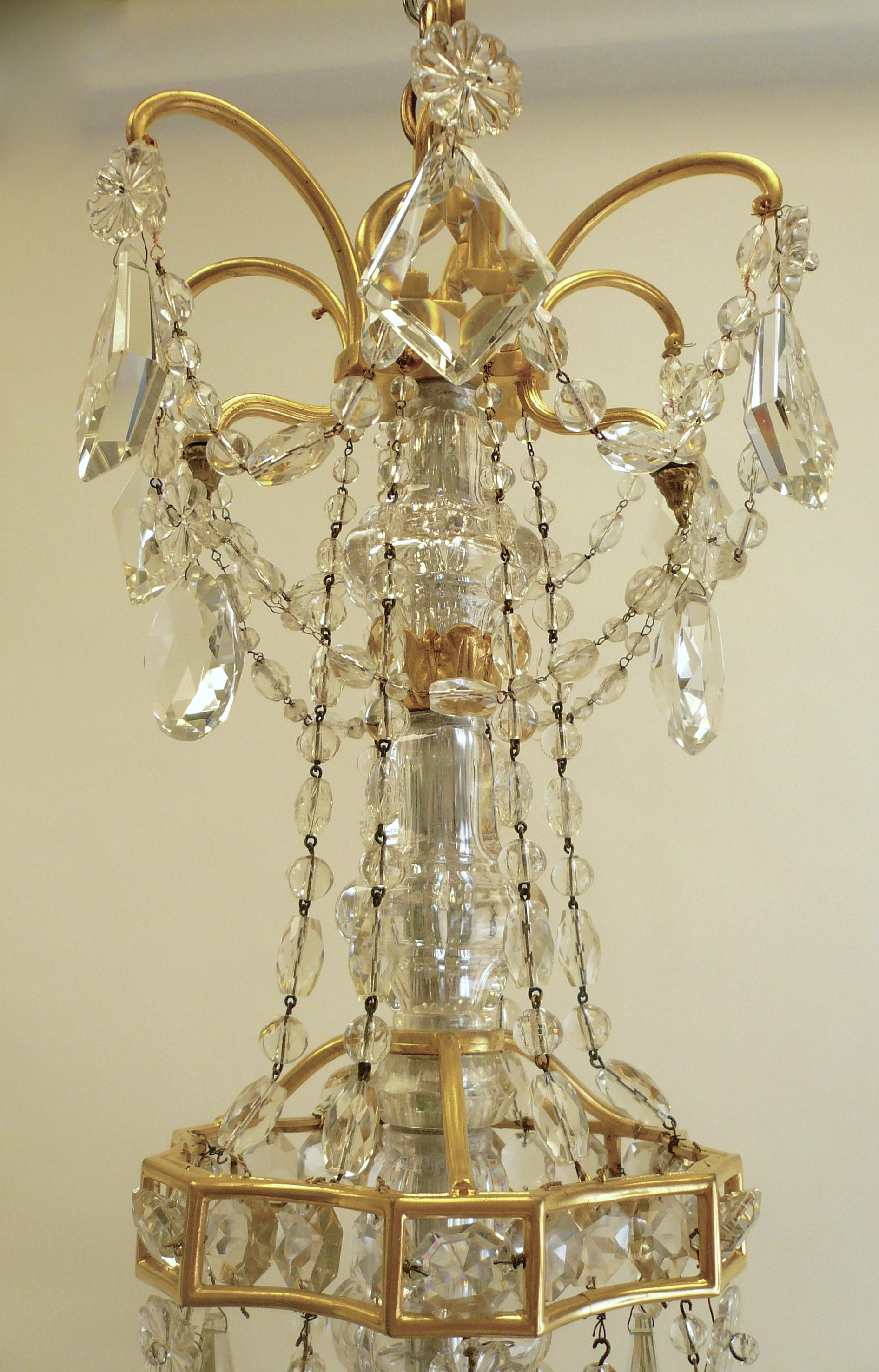 Lustre néoclassique en bronze doré et cristal d'E. F. Caldwell en vente 2