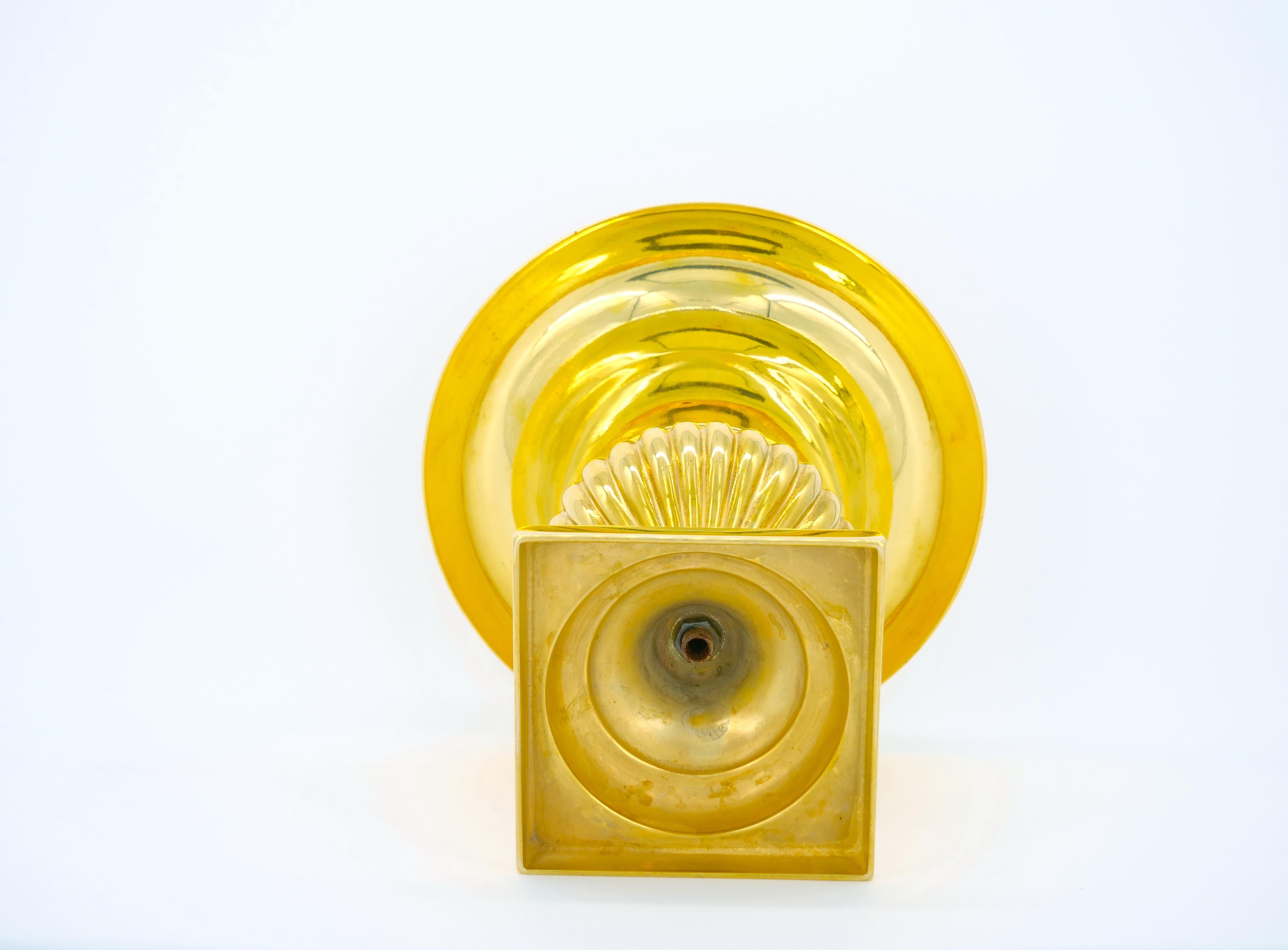 Neoklassizistischer vergoldeter Campana-Weinkühler/Eiskübel in Campana-Form im Angebot 3